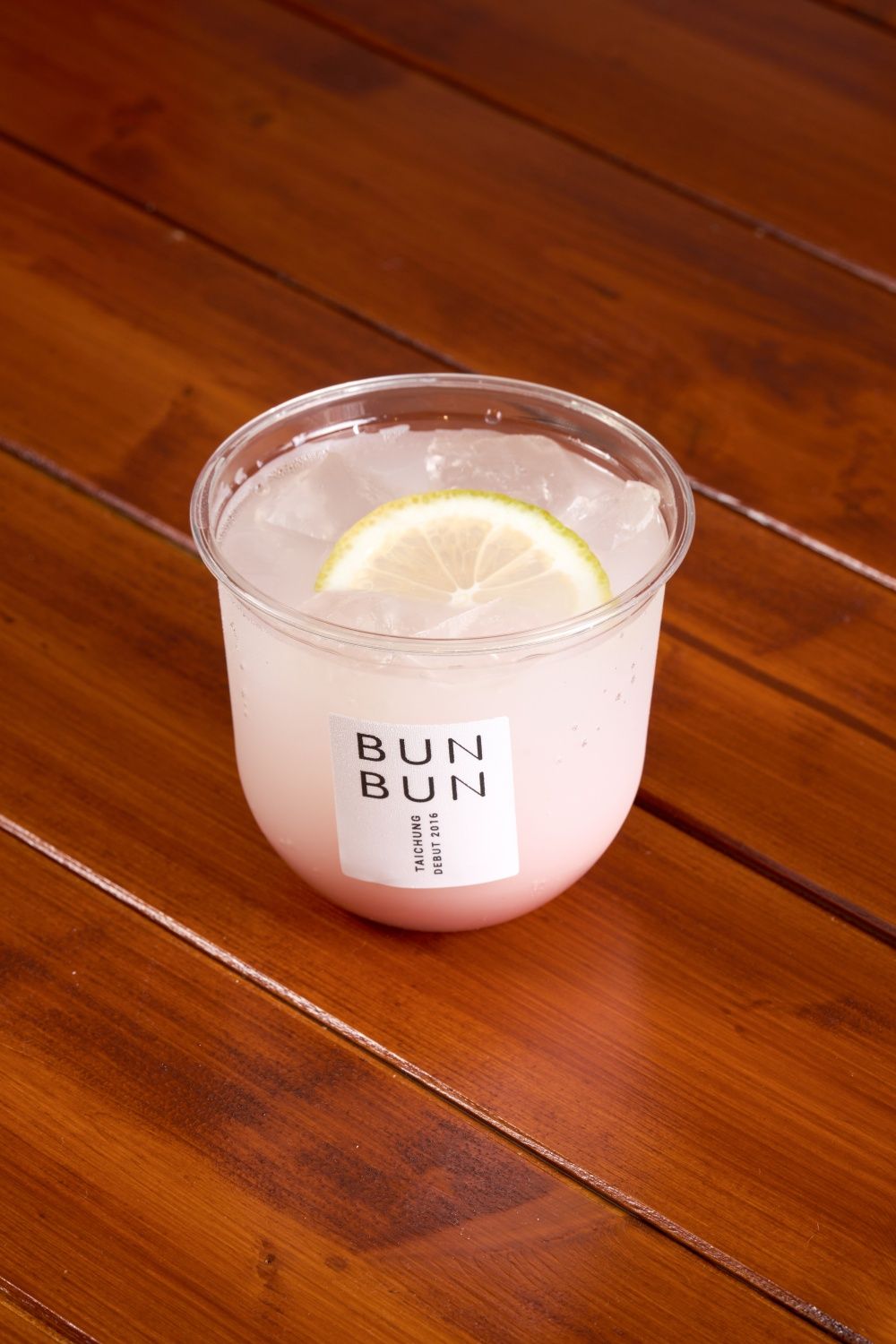 niko and...八週年聯名Kurt Wu！「厭世愛心帽子、軟Q抱枕」可愛爆擊、吊飾要用搶的！-12