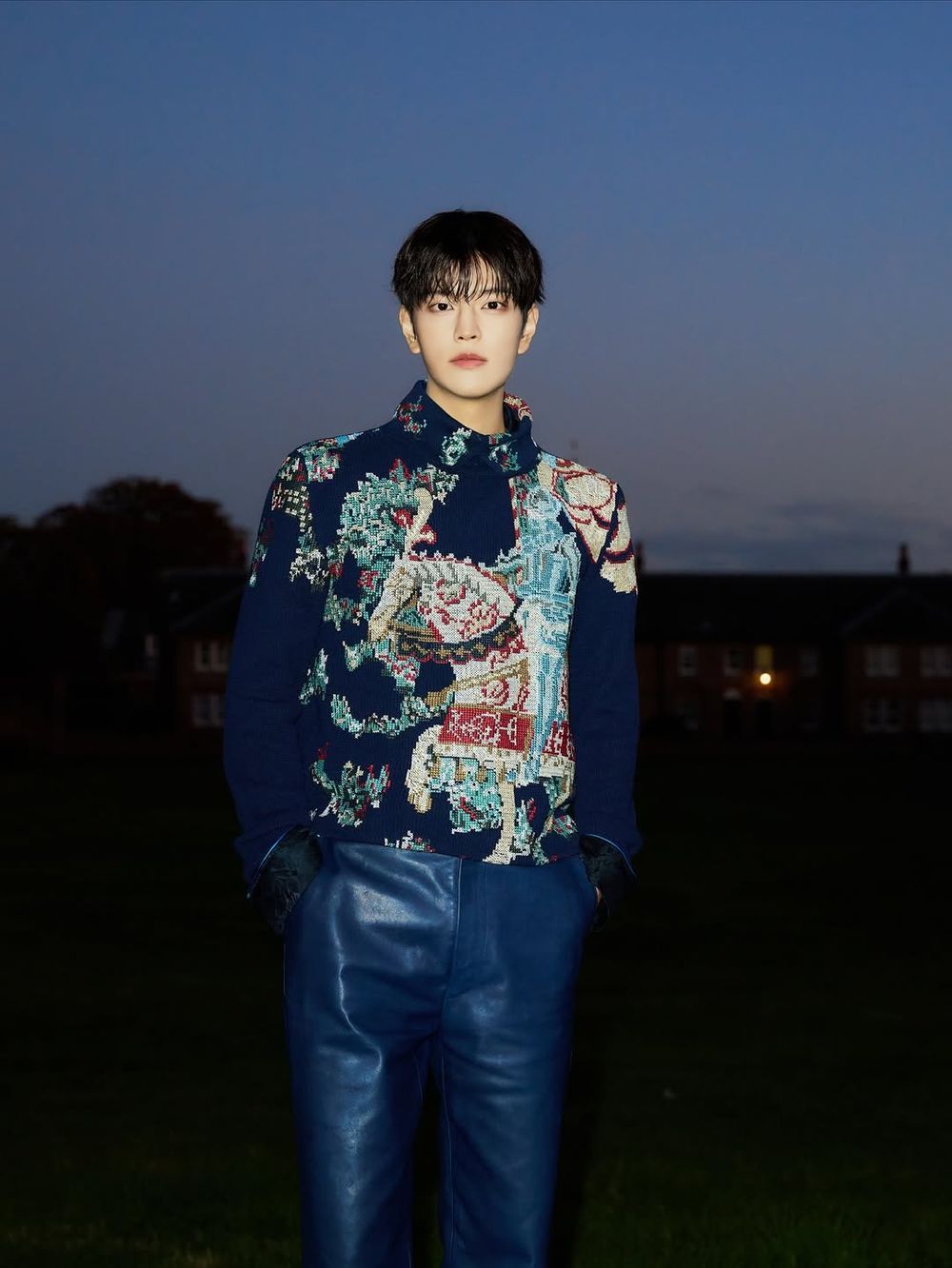 根本Stray Kids的時裝週？！方燦、Felix都「微露腹肌」殺瘋全場！STAY：謝謝品牌寵愛！-3