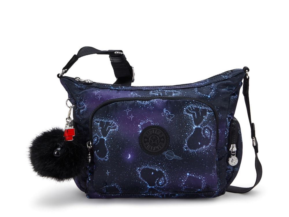 史努比控發瘋！Kipling X PEANUTS聯名回歸了！紅房子卡夾、吊飾可愛度超標！-11