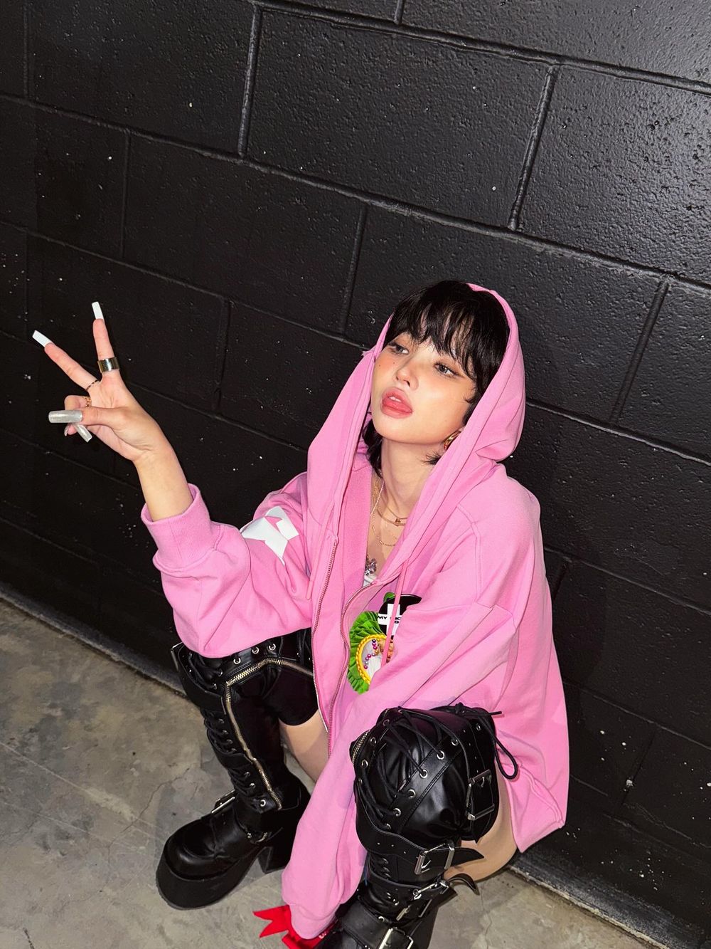 韓網認證6位「創作天才」KPOP女團成員！Rosé、許允眞音樂才華驚艷全網，小娟升格女團製作人實力認證！-5