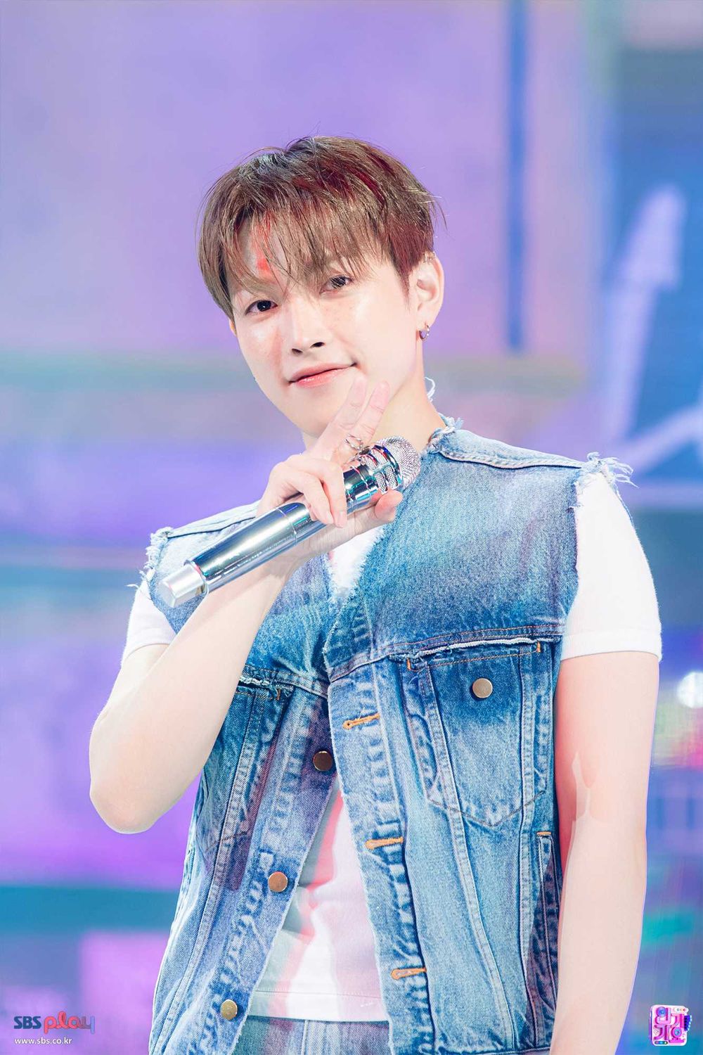 韓網公認新生代「創作全能」KPOP男團成員TOP6！方燦、明宰鉉詞曲實力滿分，MARTIN出道前就已寫出爆紅神曲！-9