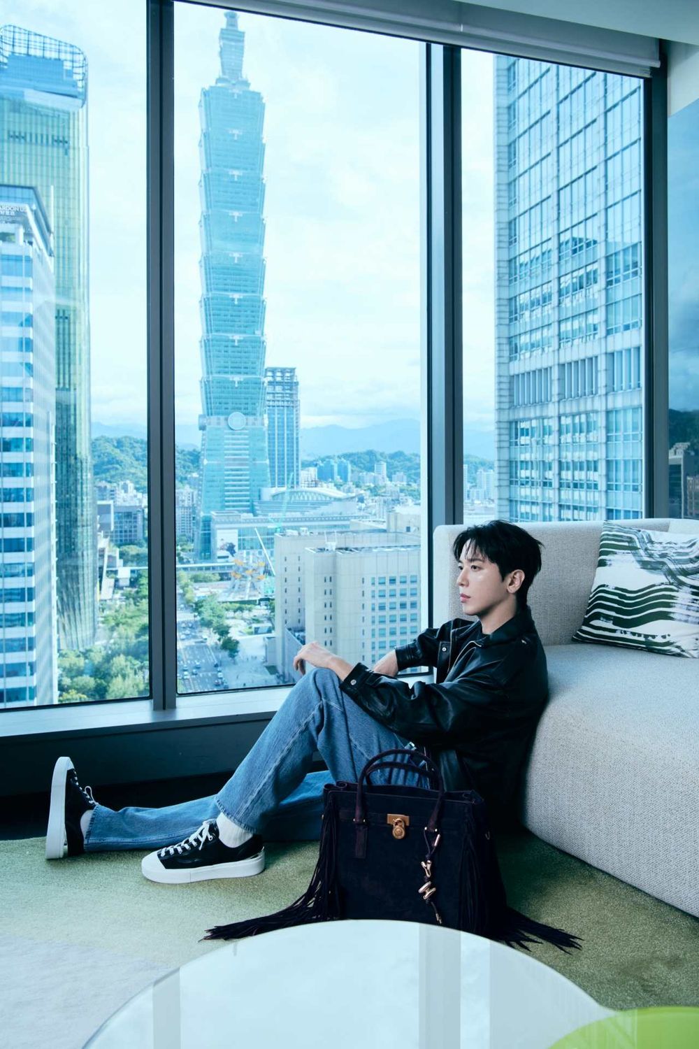 鄭容和來台Michael Kors帥照還沒發完？！台灣感性、飯店男友視角每一張都要珍藏！-10