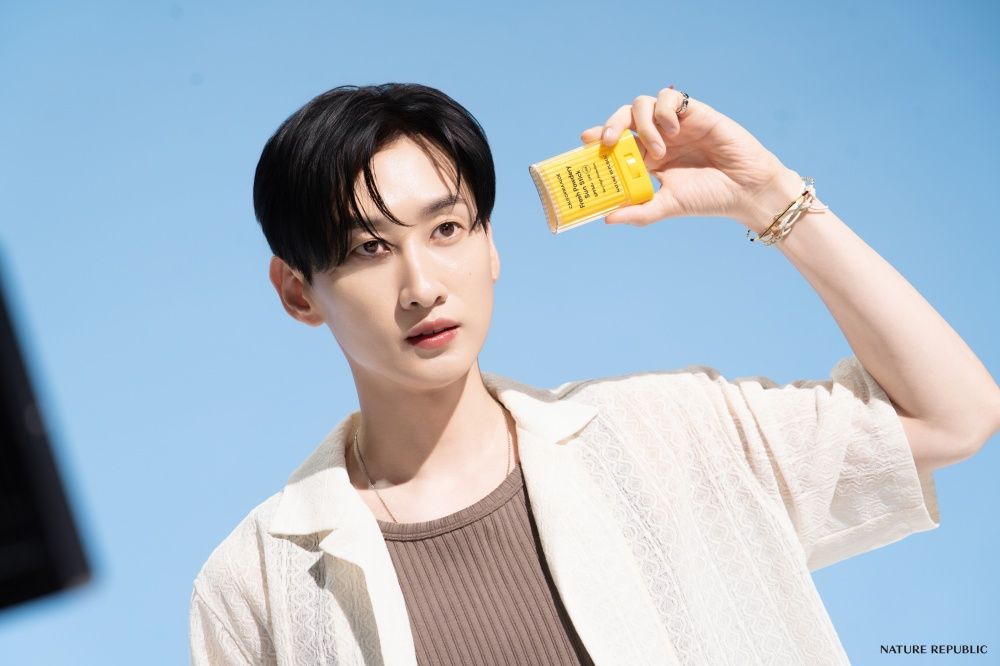 東海、銀赫也瘋Jellycat！攜手Nature Republic「加州蘆薈防曬棒」熱銷回歸，防曬棒娃娃吊飾只送不賣！-13