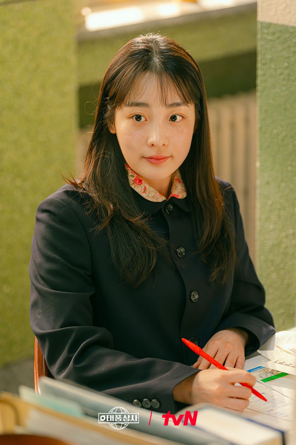 Netflix韓劇《颱風商社》劇情看點+角色介紹線上看！李俊昊化身痞帥少爺逆襲拯救破產公司！-7