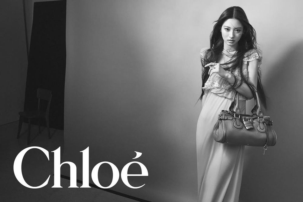 是仙女降臨嗎！MEOVV ANNA出發Chloé大秀！「黑蕾絲＋鎖頭包」法式浪漫造型美到不科學！-6