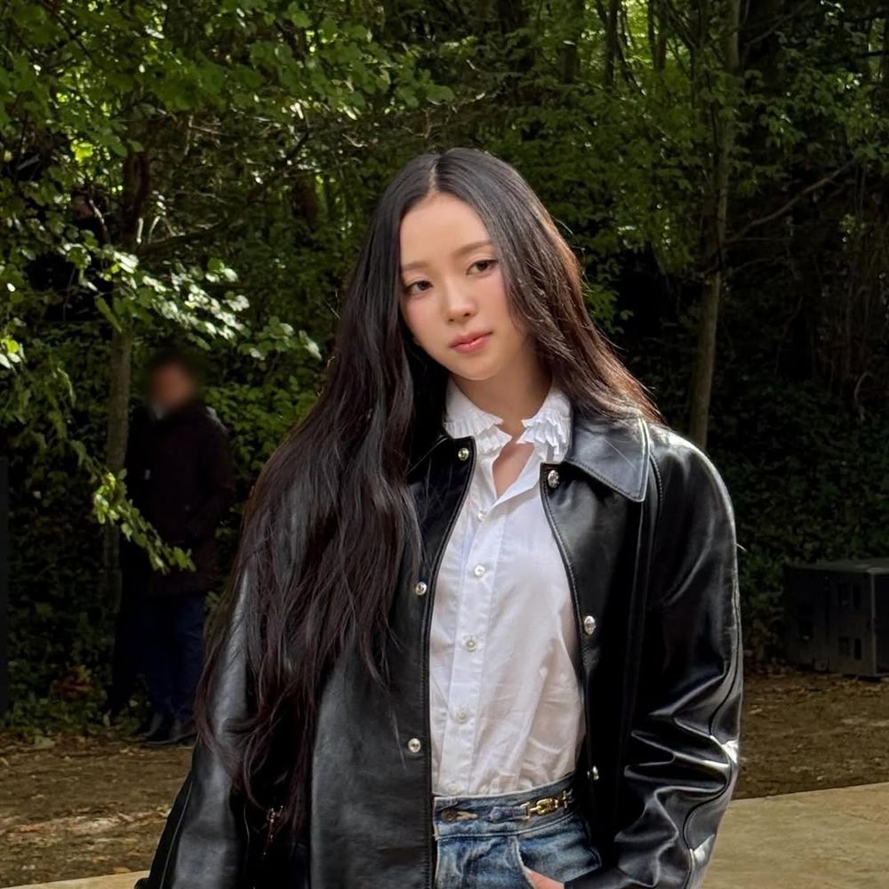 眼睛不知要看哪裡！CELINE大秀「帥兒子們」BTS泰亨、TWS都來了！MEOVV Narin美到外媒驚嘆！-9