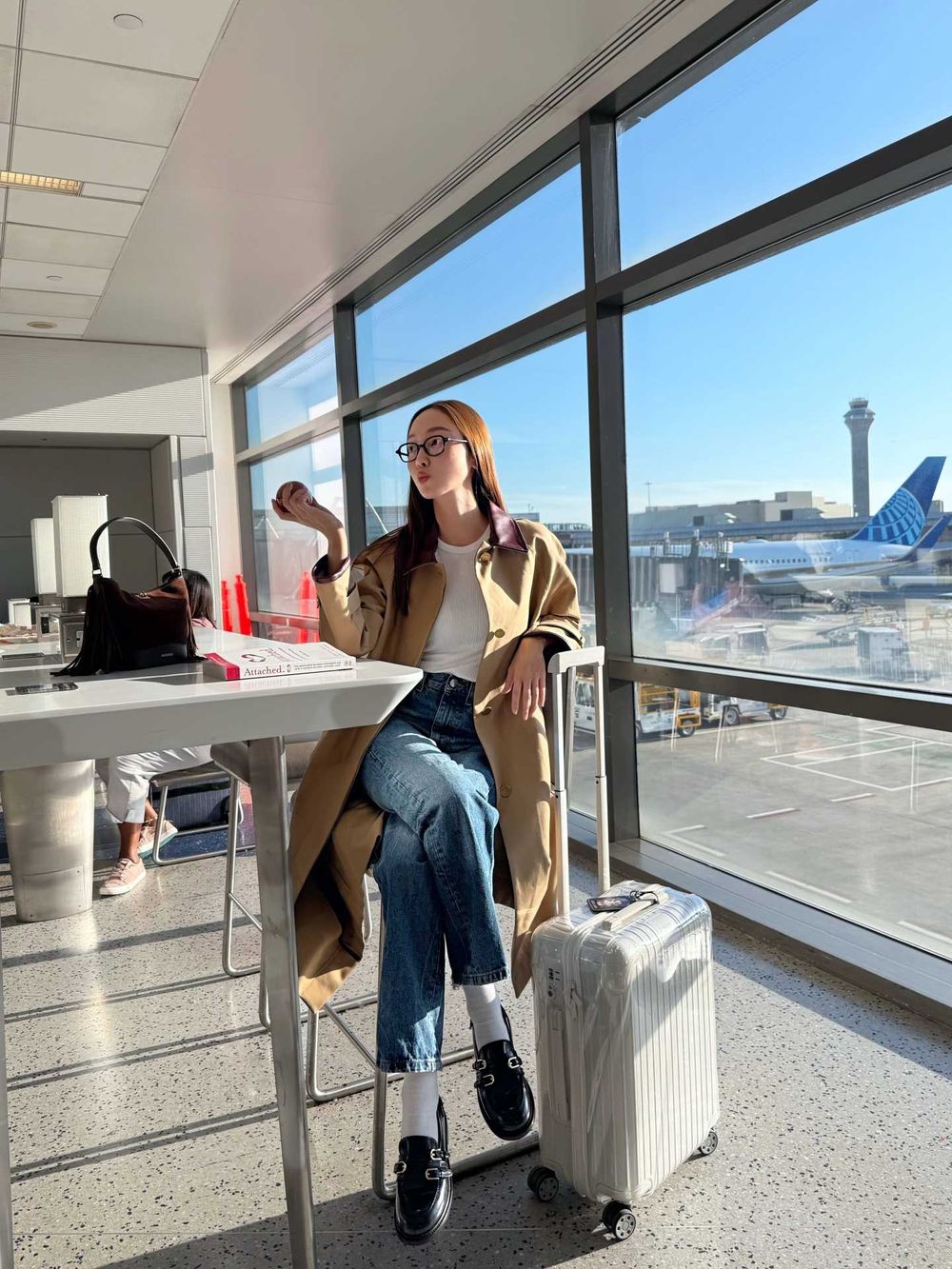 機場穿搭就得看她！韓星Jessica出差巴黎時裝週「精緻千金風」女生都得學起來！-4