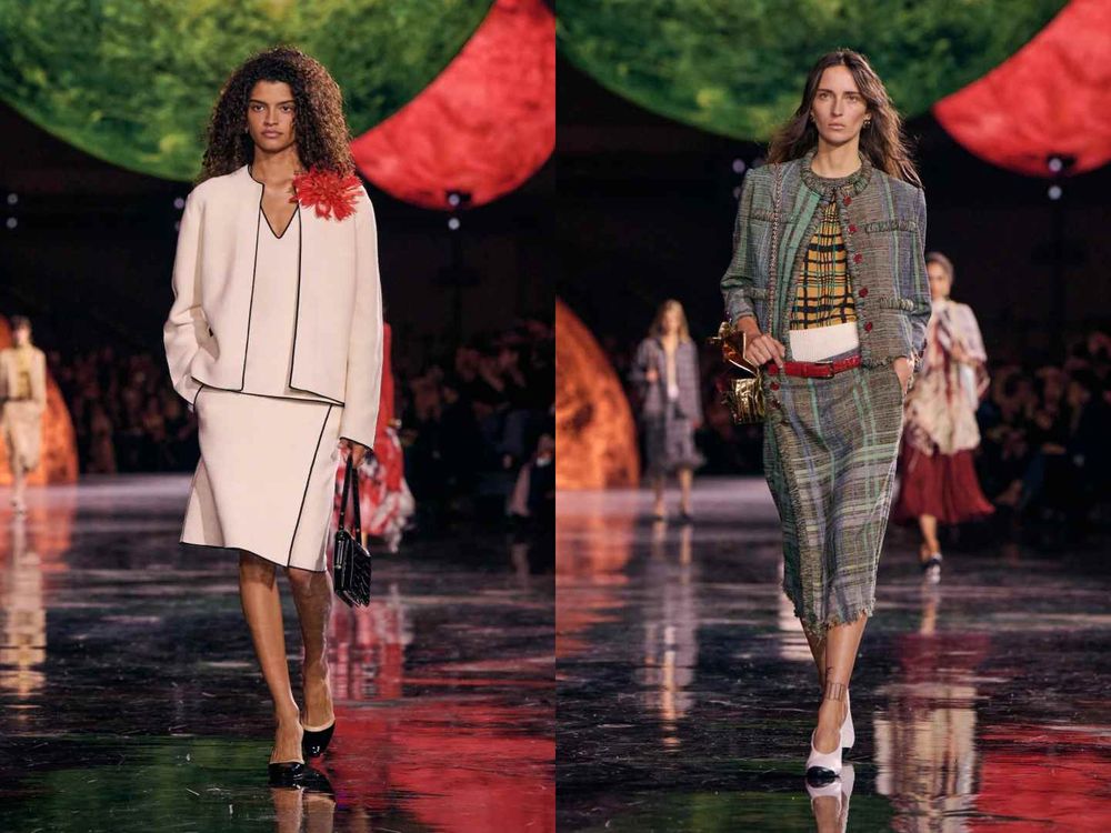 果然是終極繆思！Jennie金珍妮駕到CHANEL大秀！「水藍背心＋流蘇裙」慵懶性感嗨翻全場！-8