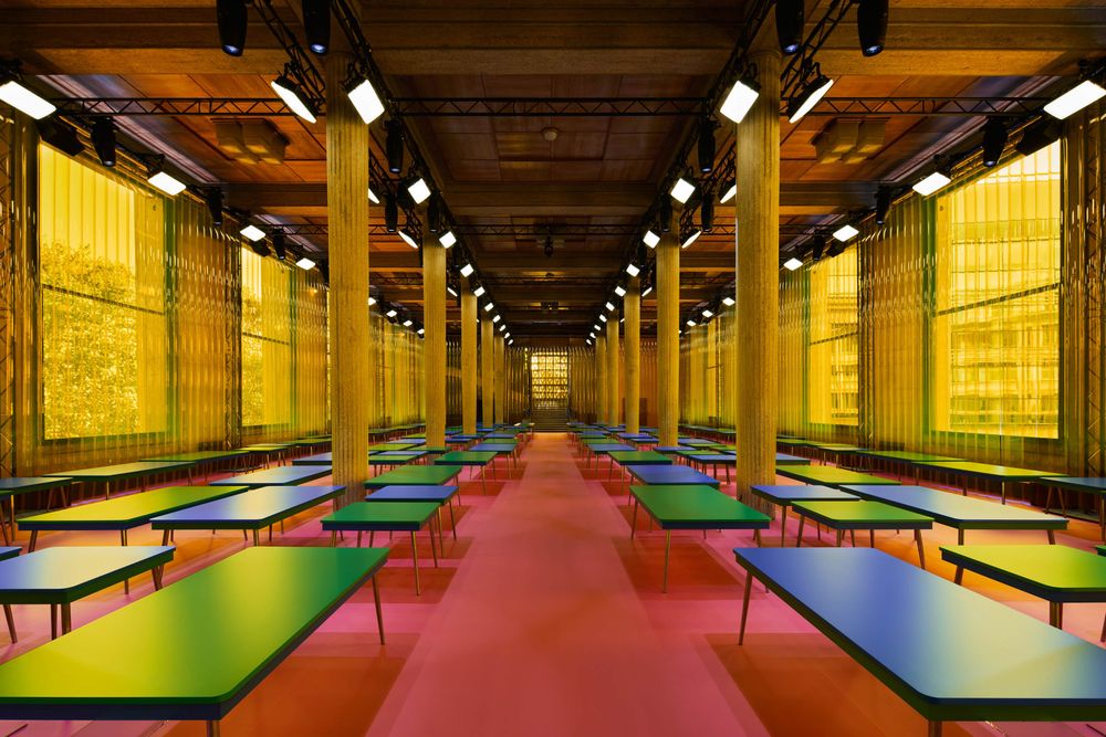 一雙眼睛看不完！Miu Miu大秀超狂頭排「張員瑛、Ella」雙美神、小王子TXT然竣也來了！-14