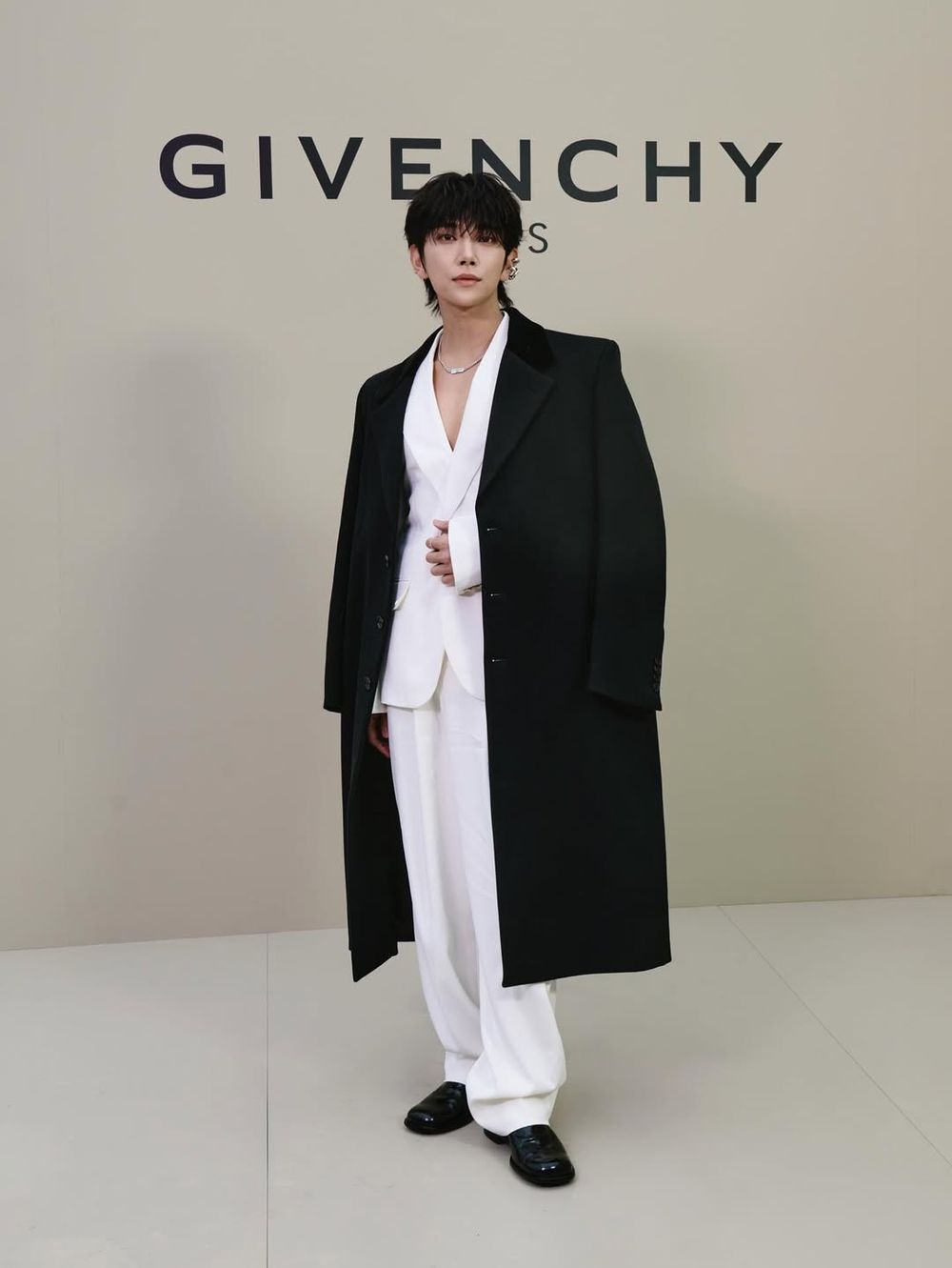 想魂穿現場！17位巴黎時裝週男神回顧特輯！TXT秀彬、然竣生圖帥到當桌布、V泰亨電眼太致命！-15