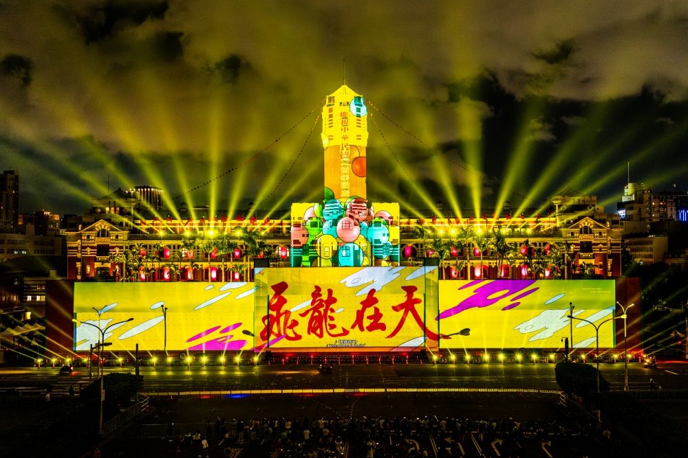 2025國慶光雕展演太精彩！集《康熙來了》、《超級星期天》等節目戲劇主題設計根本回憶殺！-12