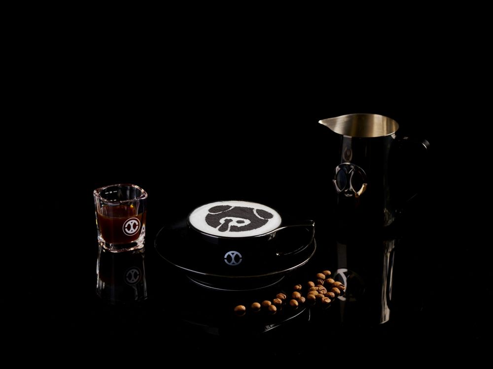 點點心跟超人氣精品咖啡CHLIV聯名了！超可愛「豬仔拉花熱港式鴛鴦、蜜汁培根可頌」必點一次看！-5