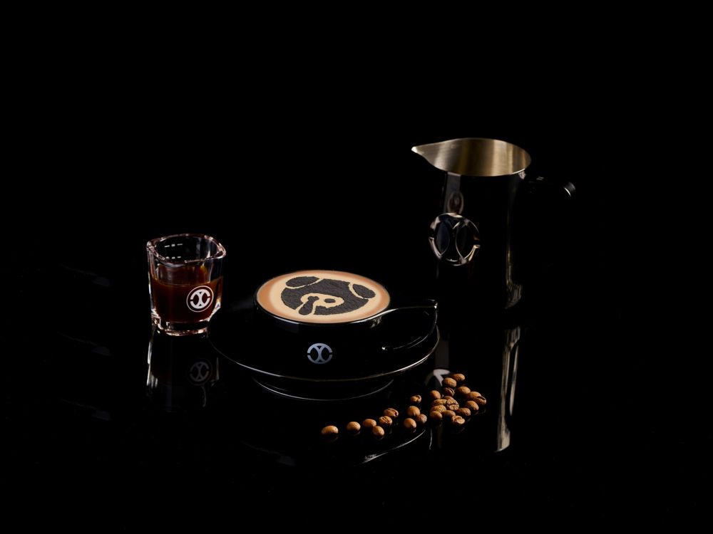 點點心跟超人氣精品咖啡CHLIV聯名了！超可愛「豬仔拉花熱港式鴛鴦、蜜汁培根可頌」必點一次看！-7