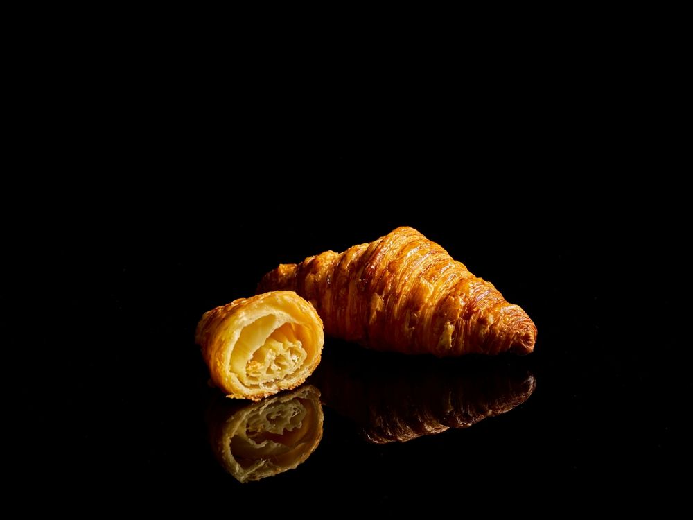 點點心跟超人氣精品咖啡CHLIV聯名了！超可愛「豬仔拉花熱港式鴛鴦、蜜汁培根可頌」必點一次看！-8