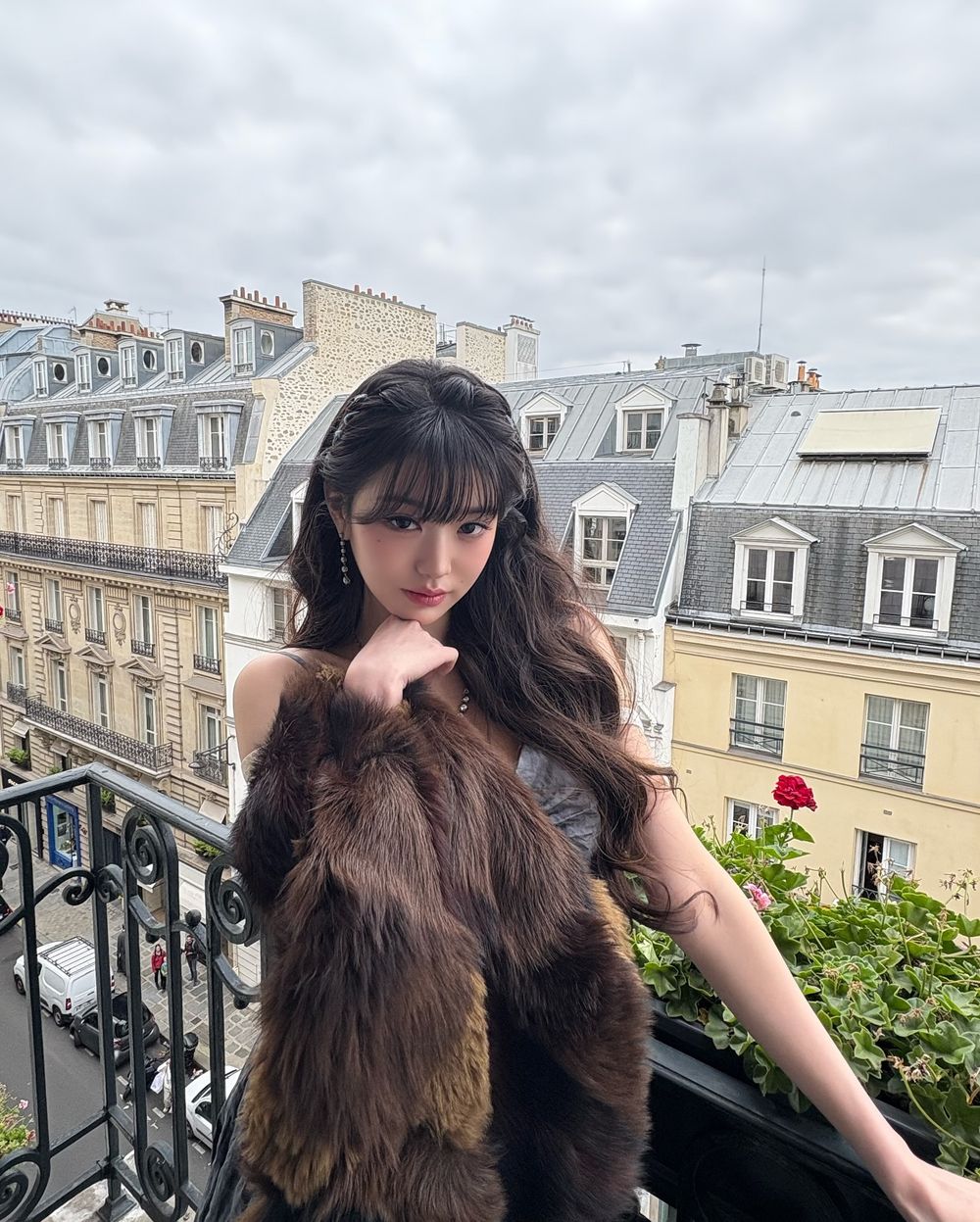 2026時裝週韓星髮型回顧！BLACKPINK、IVE、ITZY、文佳煐到金裕貞，巴黎米蘭秀場最美髮色＋編髮造型解析！-9