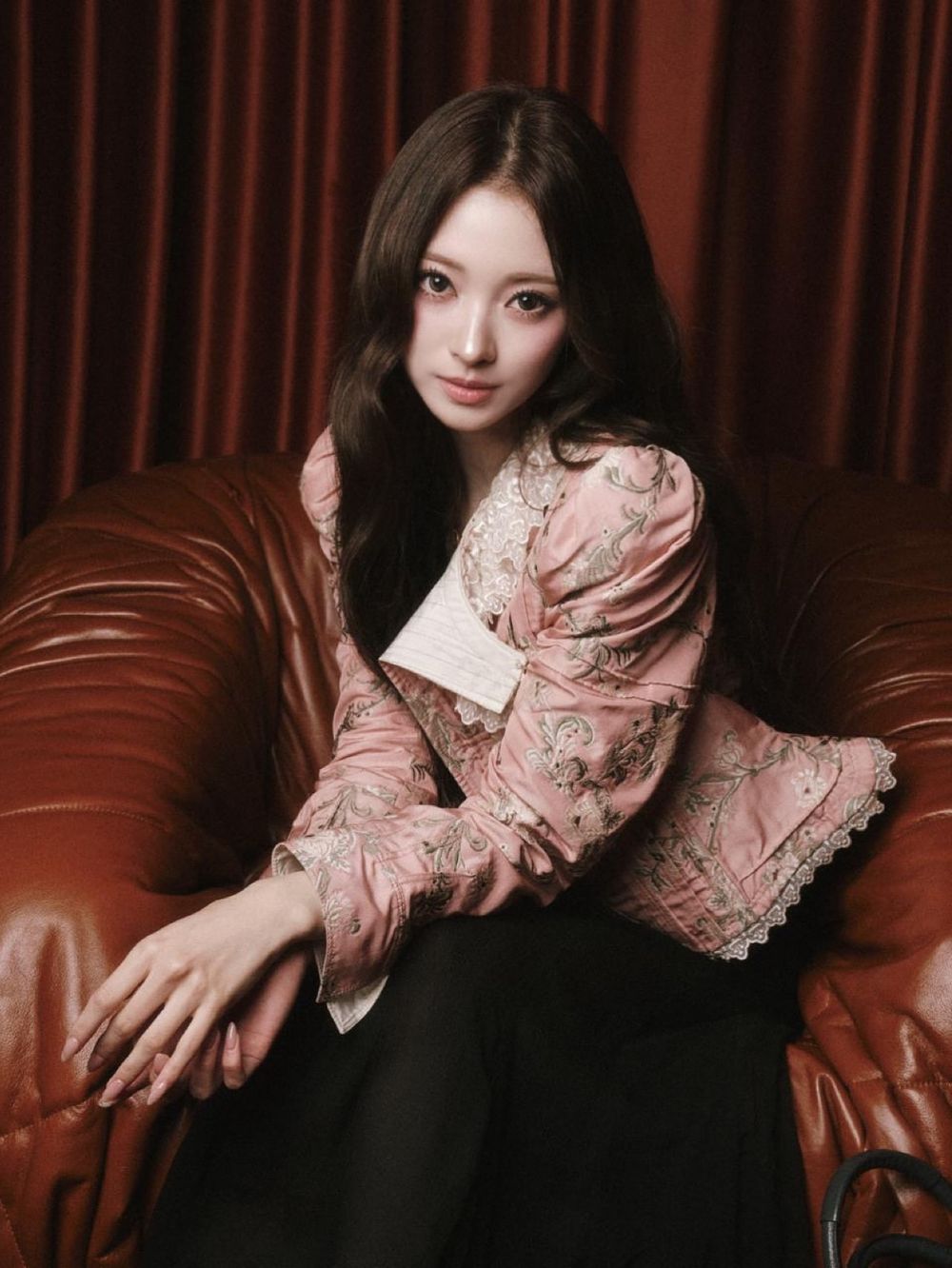 2026時裝週韓星髮型回顧！BLACKPINK、IVE、ITZY、文佳煐到金裕貞，巴黎米蘭秀場最美髮色＋編髮造型解析！-13