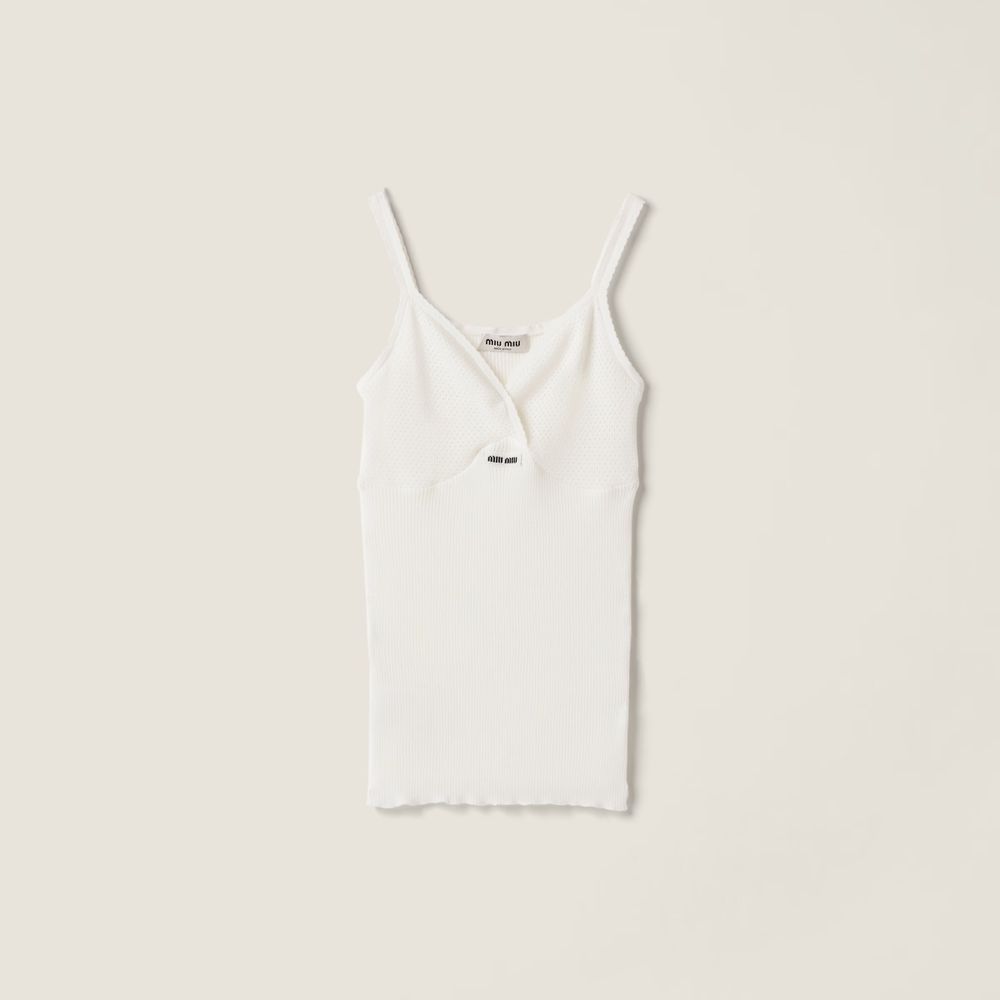 Miu Miu給TXT然竣穿了這麼性感的衣服？！原來時裝週裡面穿的是「超誘惑」斜肩背心！-10