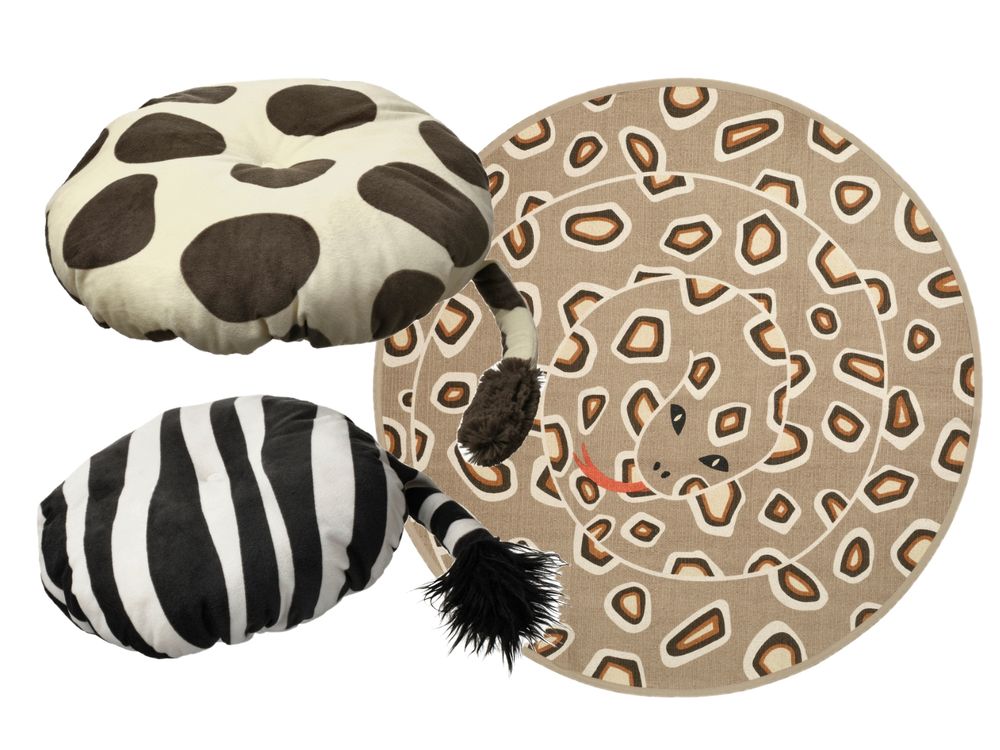 IKEA又要來搶錢！全新草原動物系列「長頸鹿寶寶玩偶、狐獴絨毛吊飾、收納袋」全都太想買！-2