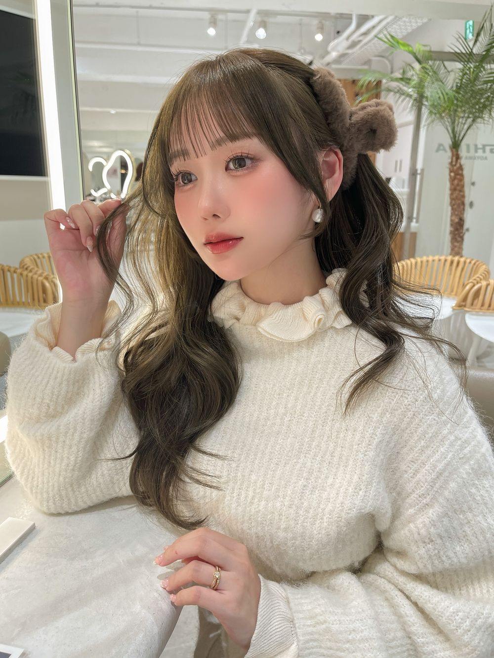 日本秋冬流行髮色速報！日髮型師提案「6大濾鏡系髮色」奶霧摩卡、冷光橄欖、法式栗棕...，染完氣質翻倍、溫柔又顯白！-6