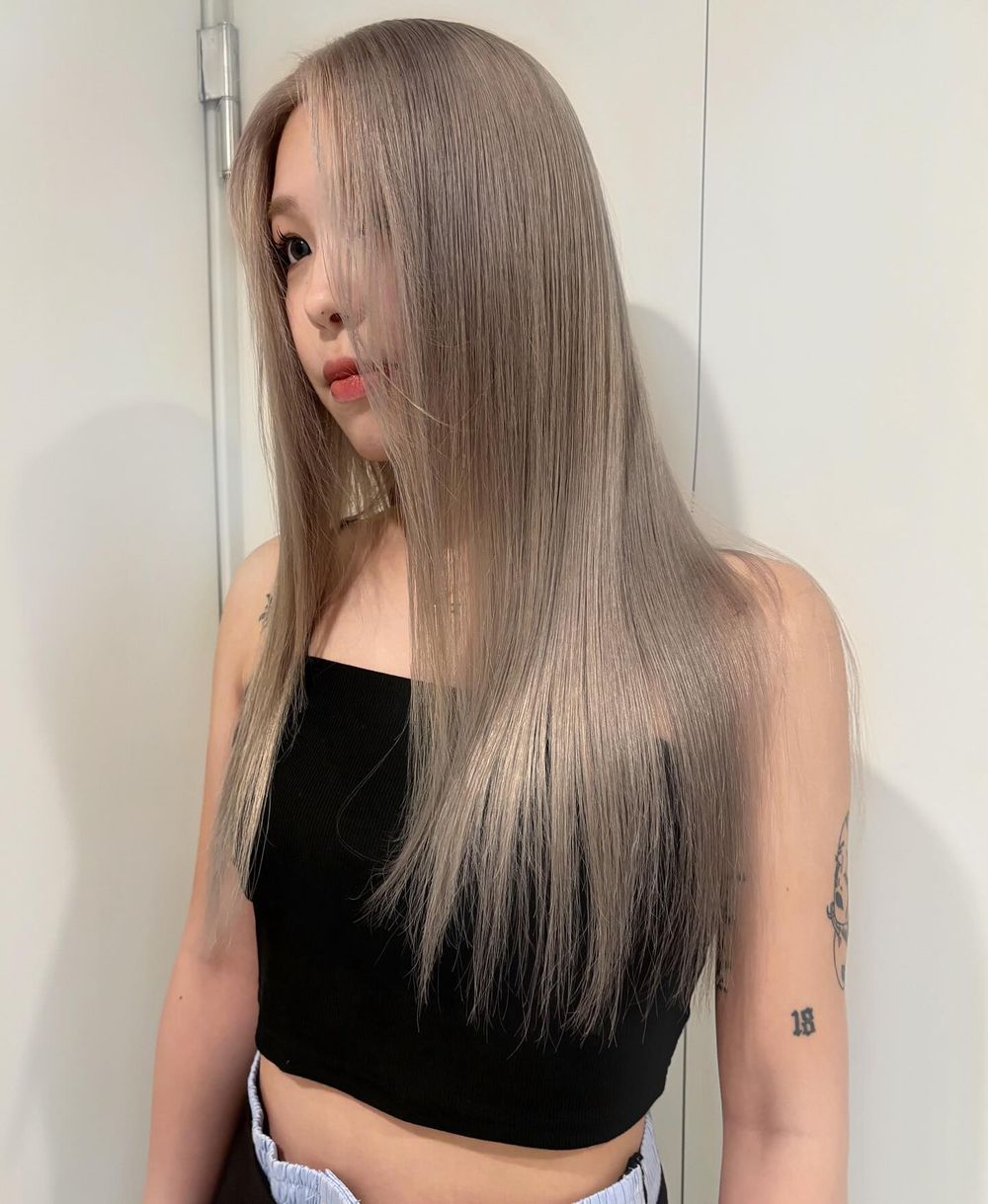 日本秋冬流行髮色速報！日髮型師提案「6大濾鏡系髮色」奶霧摩卡、冷光橄欖、法式栗棕...，染完氣質翻倍、溫柔又顯白！-15