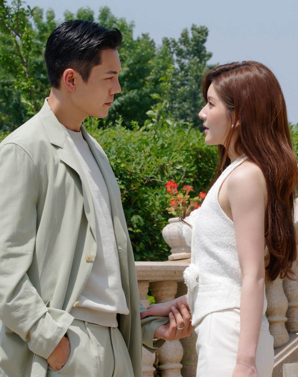 陸劇《許我耀眼》5大逆襲爆紅關鍵！趙露思＆陳偉霆化學反應太帶感，劇情又顛又爽掀全網熱議！-15