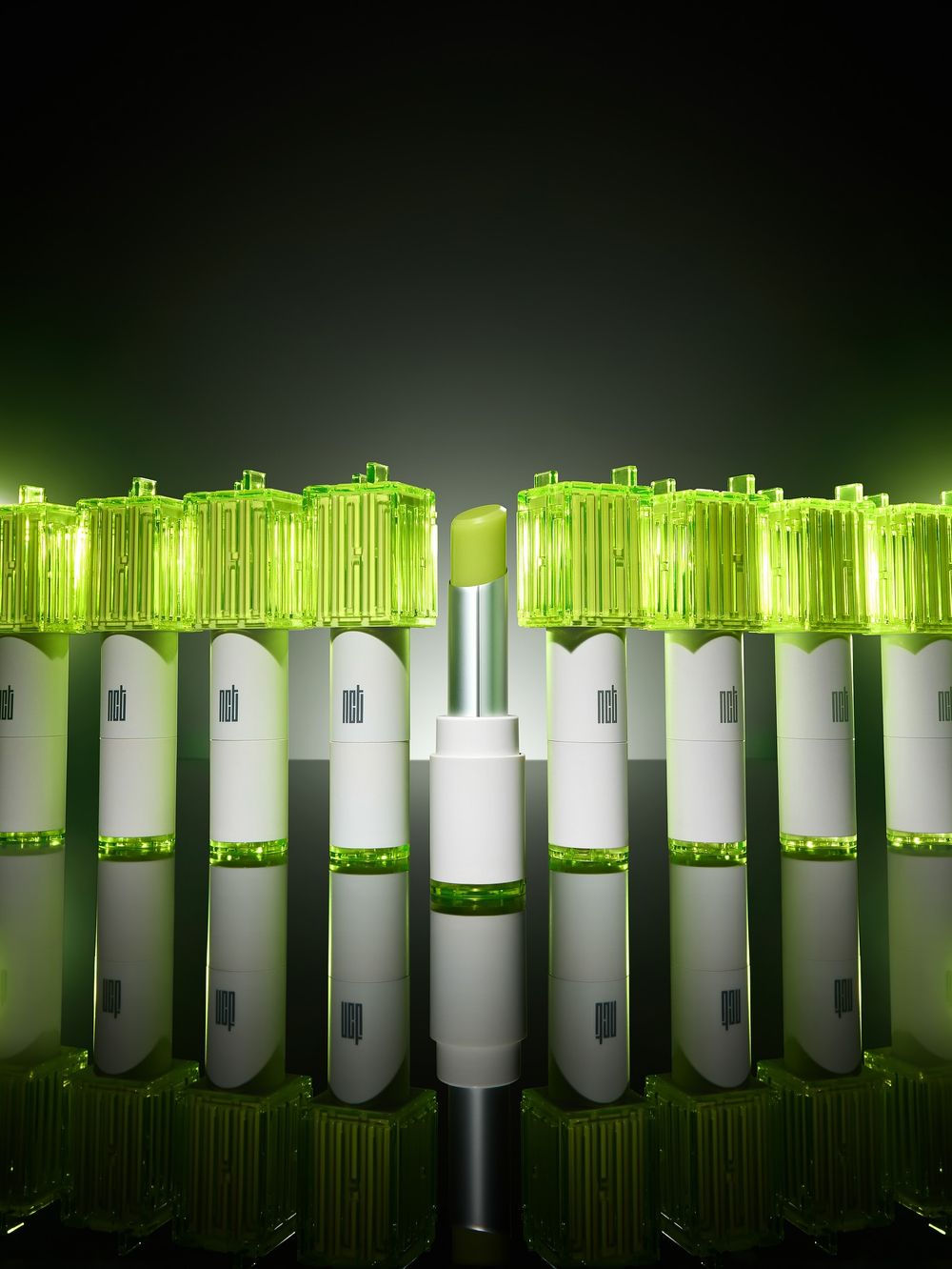 SM美妝週邊再升級！愛茉莉聯名「應援棒護唇膏」，少女時代、SJ、RIIZE、aespa粉絲必須收！-11