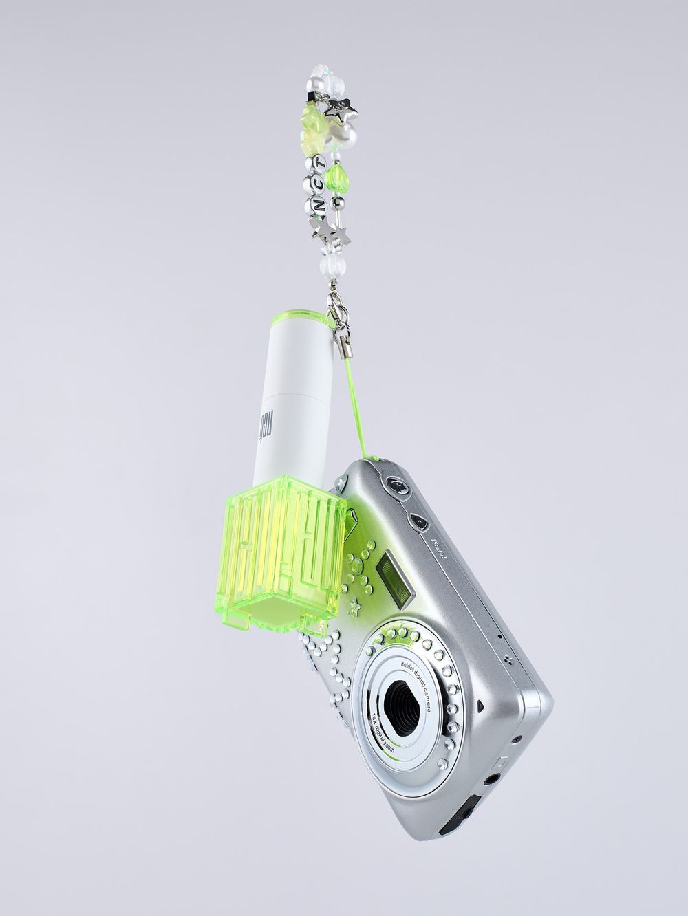 SM美妝週邊再升級！愛茉莉聯名「應援棒護唇膏」，少女時代、SJ、RIIZE、aespa粉絲必須收！-4