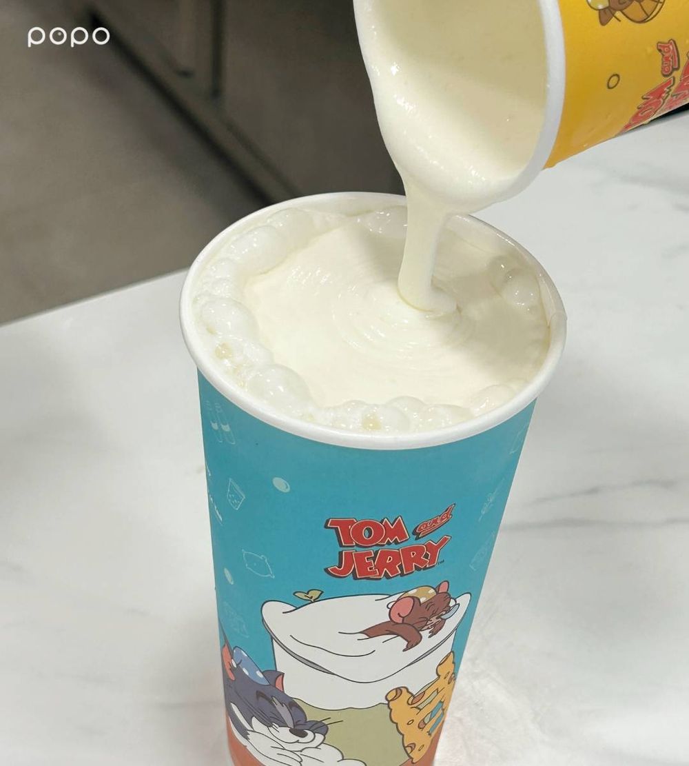 再睡5分鐘跟湯姆貓與傑利鼠聯名了！Q翻「大頭傑利鼠飲料杯套」太欠買、還有切達起司奶蓋新品要喝！-10