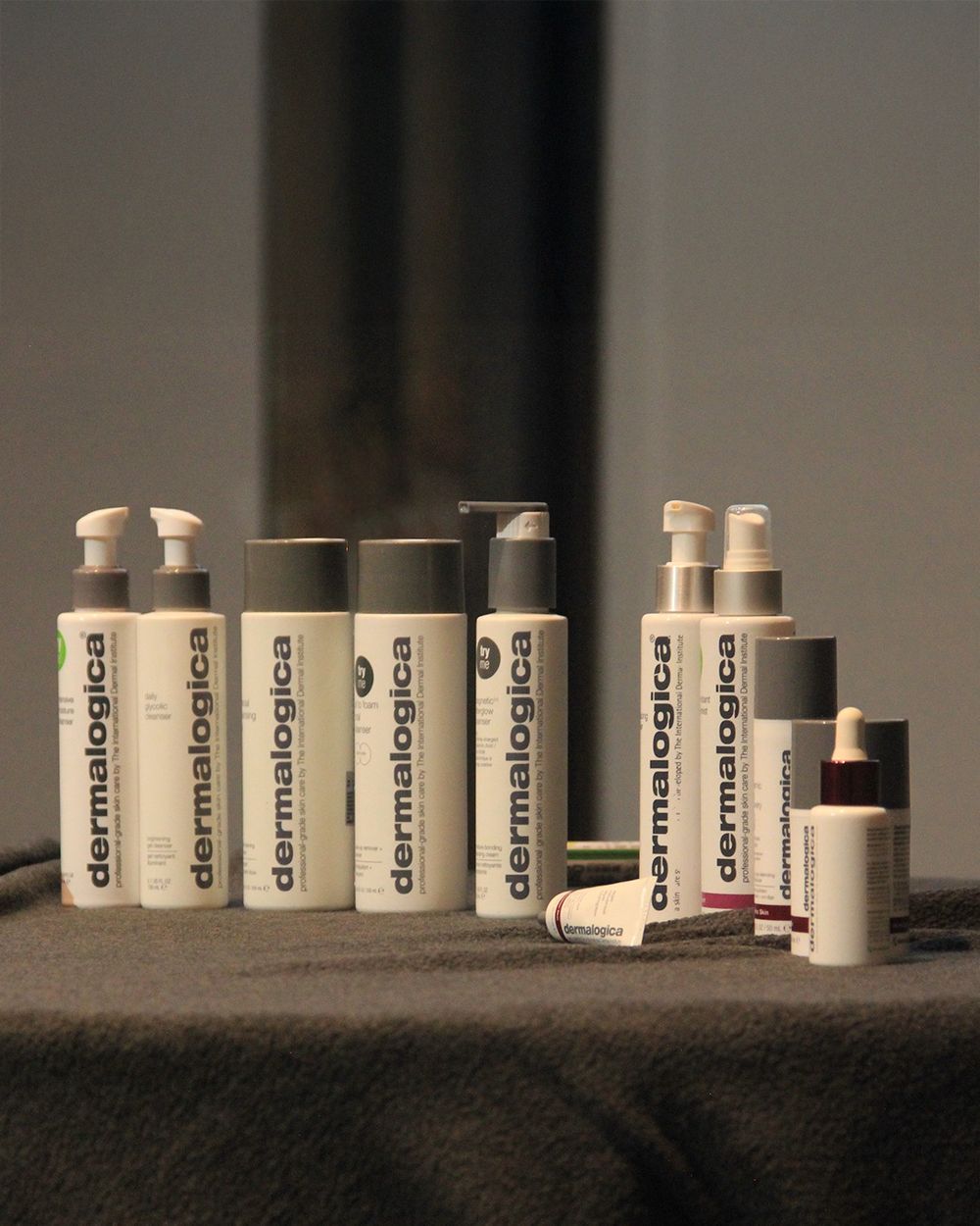 風靡時尚圈「小臉皮拉提斯」德卡保養療程上架！神奇口內雕塑按摩＋3D律動塑顏精萃，10分鐘速效拉提小臉！-9