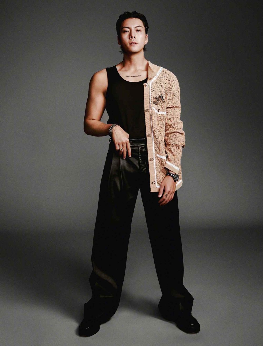 《許我耀眼》陳偉霆霸總背肌超性感！自曝健身狂魔，一週五練＋獨門「吃不胖秘訣」狀態好到像吃防腐劑！-4