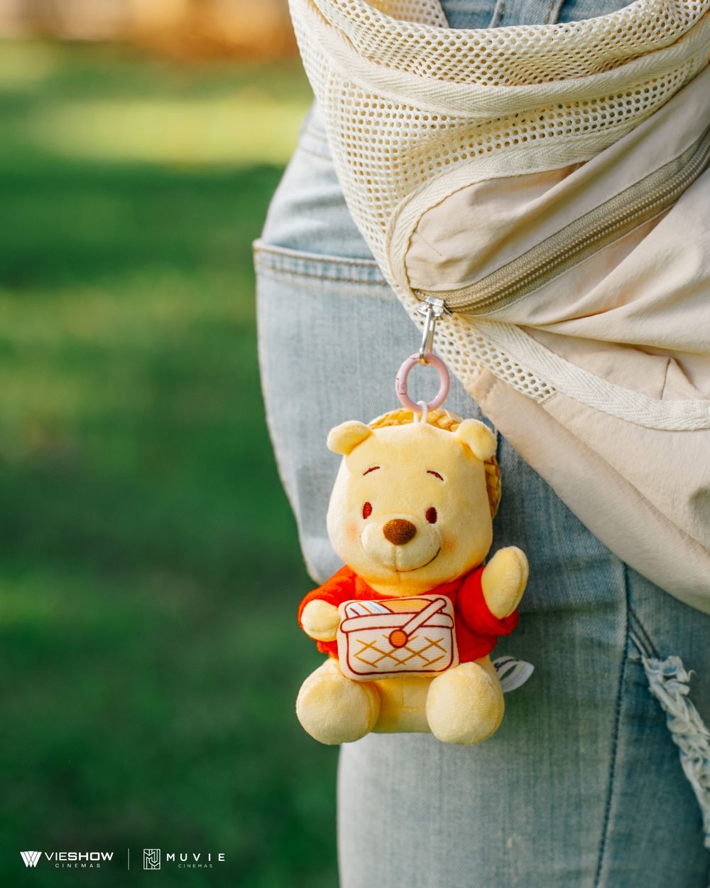 維尼控要買！威秀影城開賣「郊遊系列」小熊維尼玩偶、「拍照維尼&抓昆蟲小豬」可愛發瘋！-9