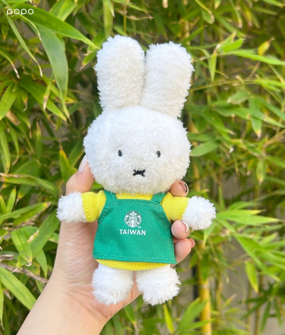 星巴克又跟米飛兔聯名啦！台灣限定「櫻花米飛兔冷水壺、店員米飛兔吊飾」全都太生火！-19