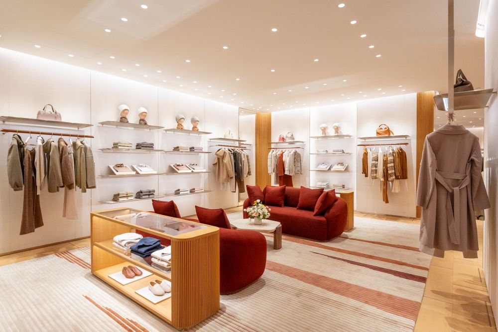 「元祖野獸」玉澤演本人超帥！降臨Loro Piana台北101活動！狂比愛心超寵粉、粉絲們幸福了！-11