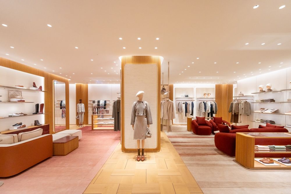 「元祖野獸」玉澤演本人超帥！降臨Loro Piana台北101活動！狂比愛心超寵粉、粉絲們幸福了！-12