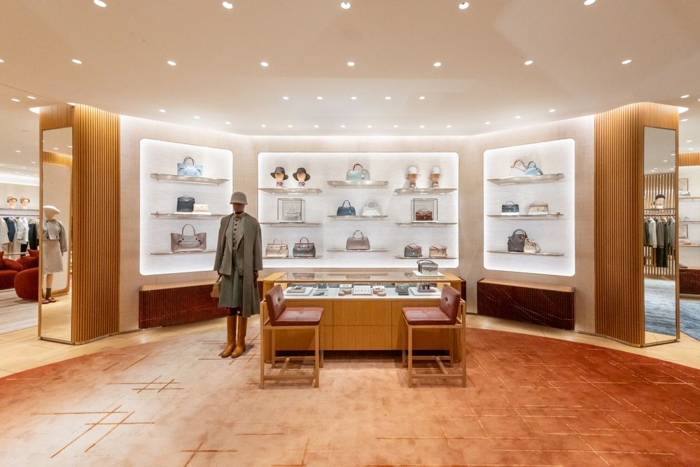 「元祖野獸」玉澤演本人超帥！降臨Loro Piana台北101活動！狂比愛心超寵粉、粉絲們幸福了！-13