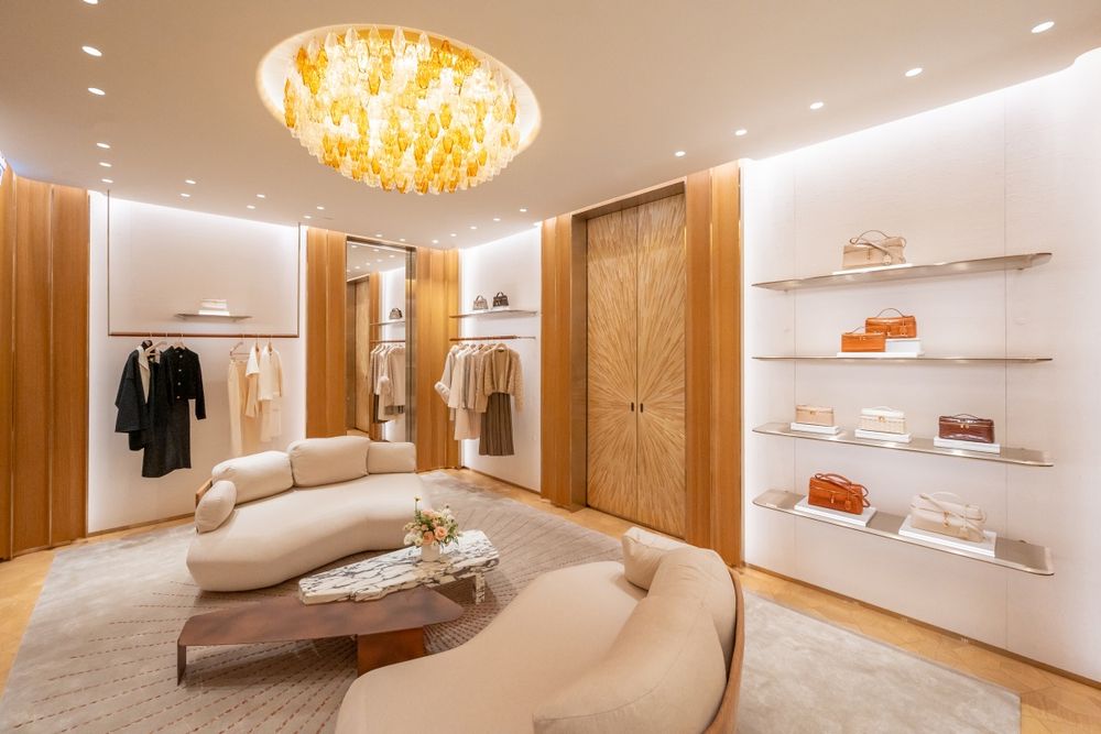 「元祖野獸」玉澤演本人超帥！降臨Loro Piana台北101活動！狂比愛心超寵粉、粉絲們幸福了！-10