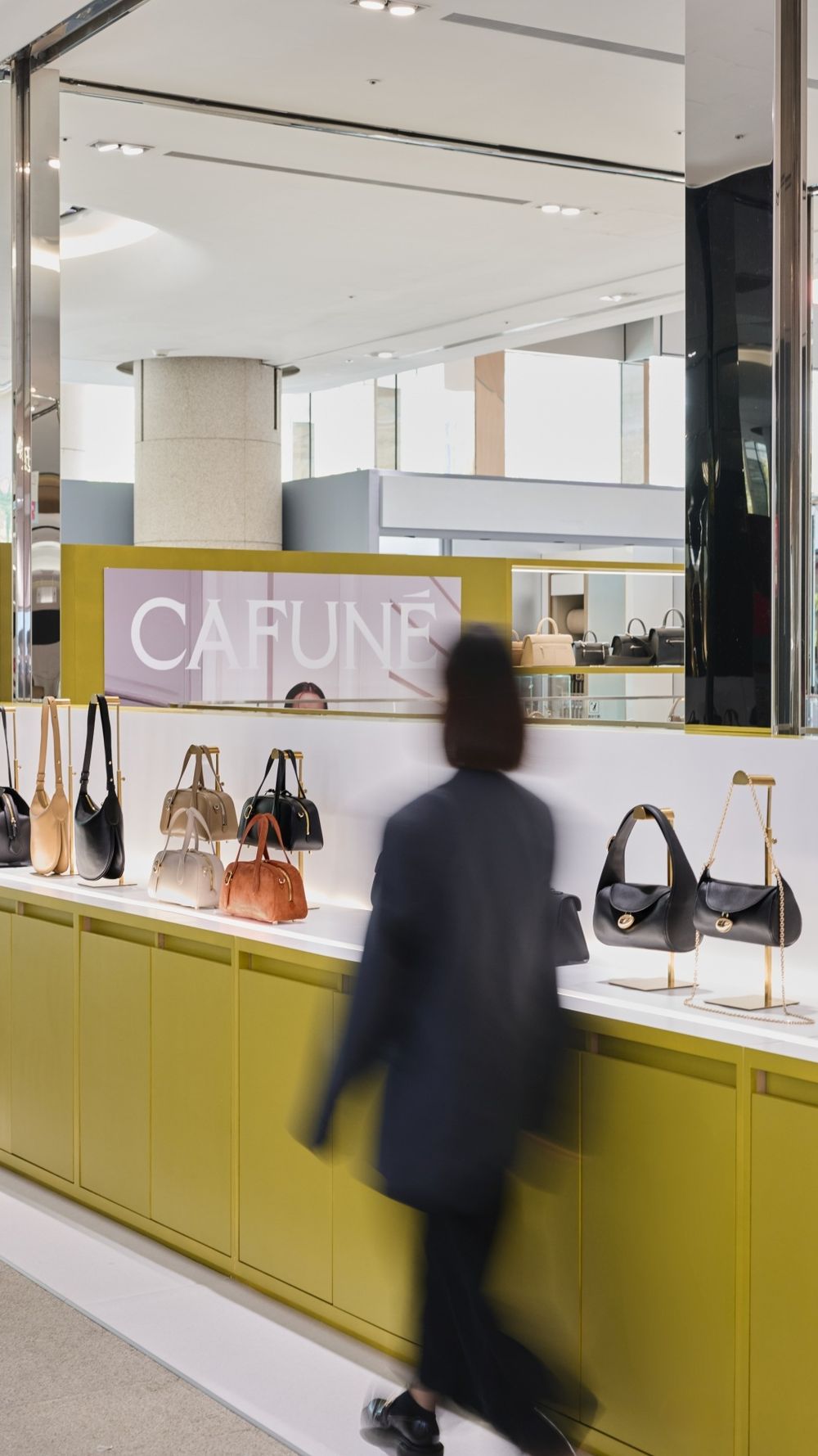 這次要把握機會！通勤人最愛「靜奢包品牌」Cafuné快閃店再登台！超美必買包搶先看！-4