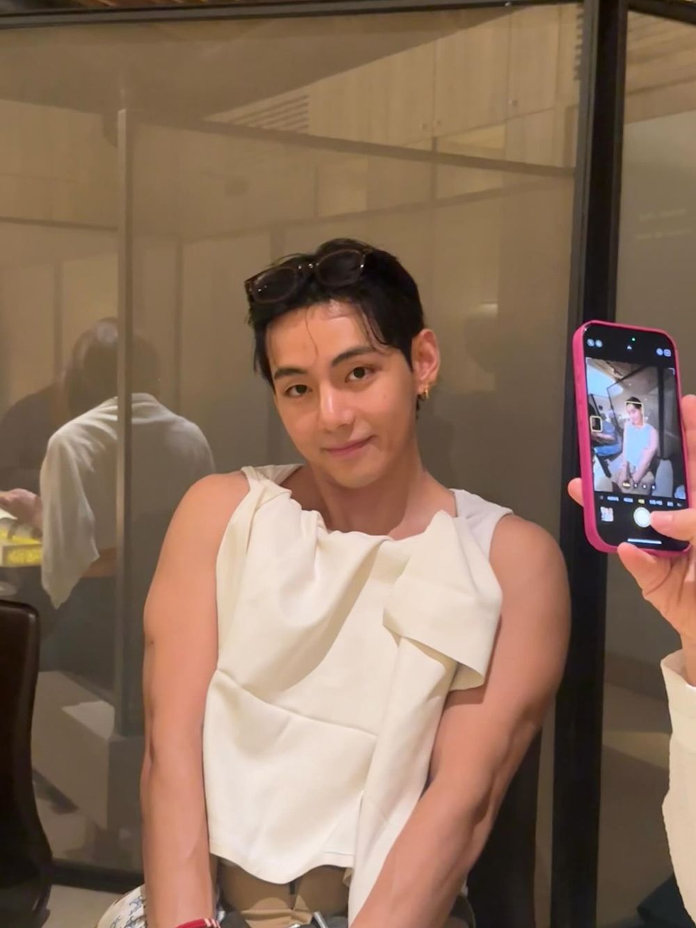 盤點6位舞台私下「反差最大」的KPOP男偶像！GD個性意外呆萌，Felix超極端反差魅力征服全網！-5