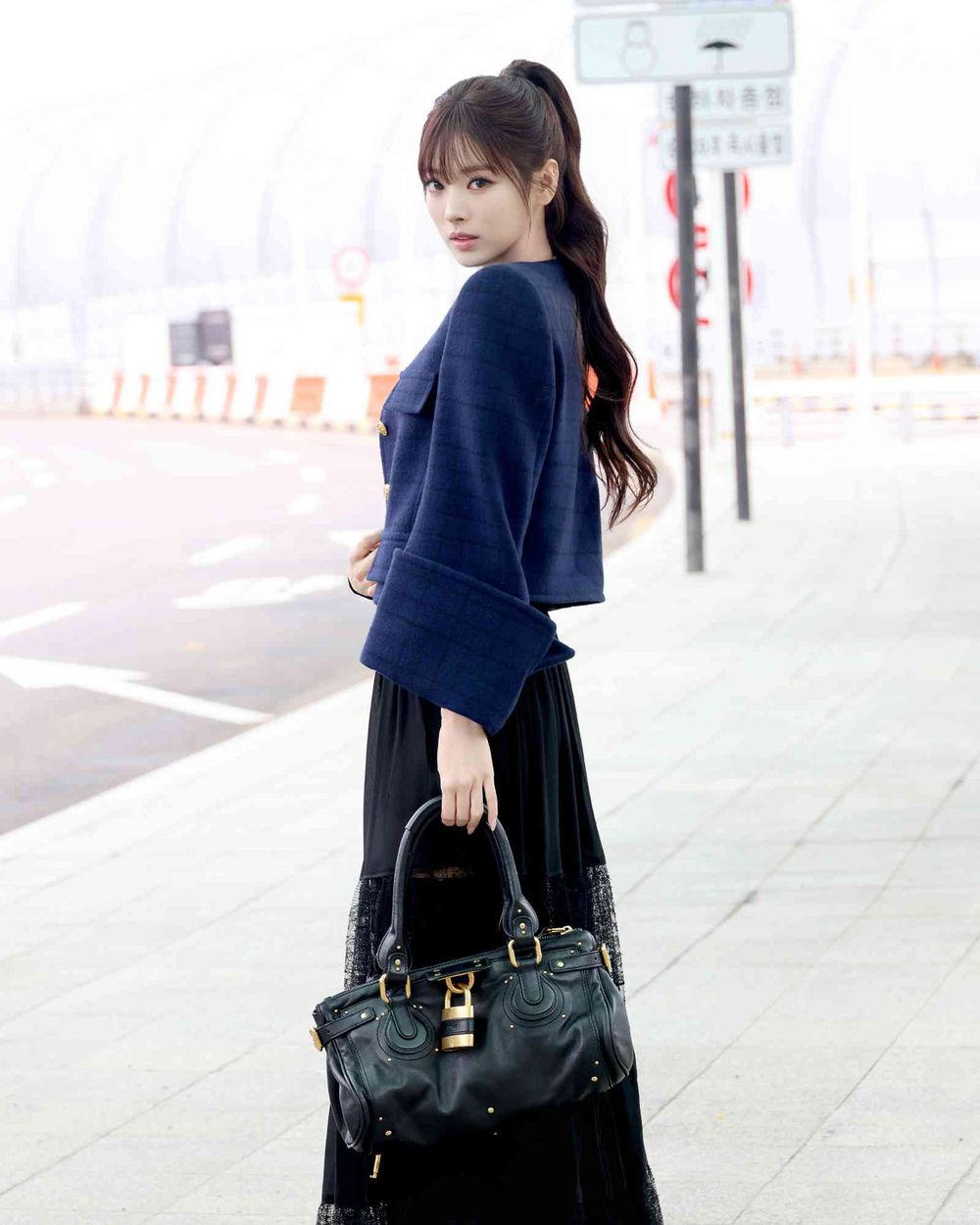 精品圈都在搶她！MEOVV成員Anna拿下Chloé全球代言！零死角神顏根本愛豆聖體！-4