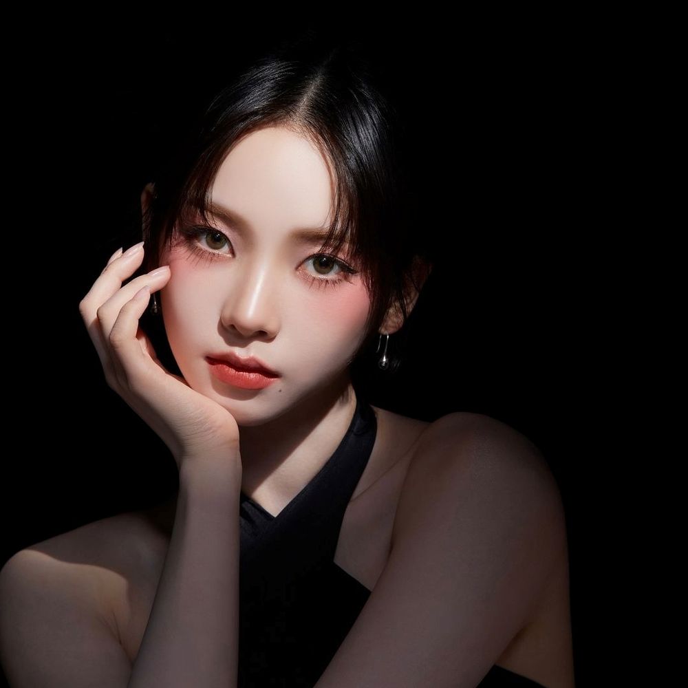 2025網評7位KPOP女偶像最佳整型範本！Jennie高級貓系臉氣場滿分，Karina、張員瑛完美小臉封最強模板！-10