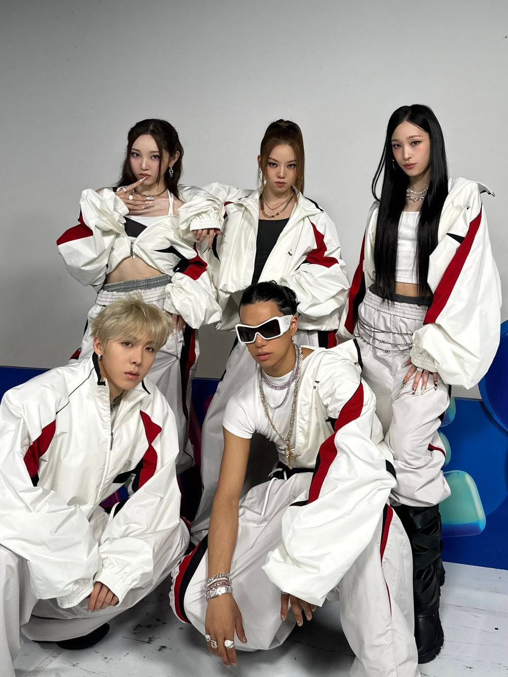 2025年11月回歸&出道韓團總整理！ITZY續約後首張韓專出擊，Stray Kids、RIIZE掀男團音源大戰！-23