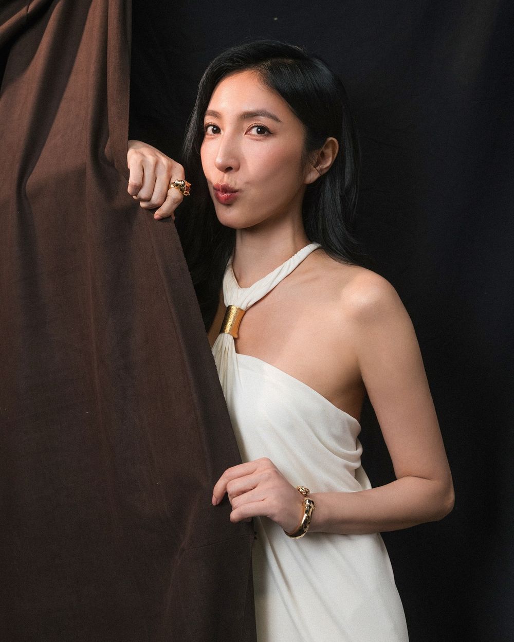 Delvaux史上最美大包！楊謹華、謝盈萱...女神今年都改揹Brillant Tempo！-15