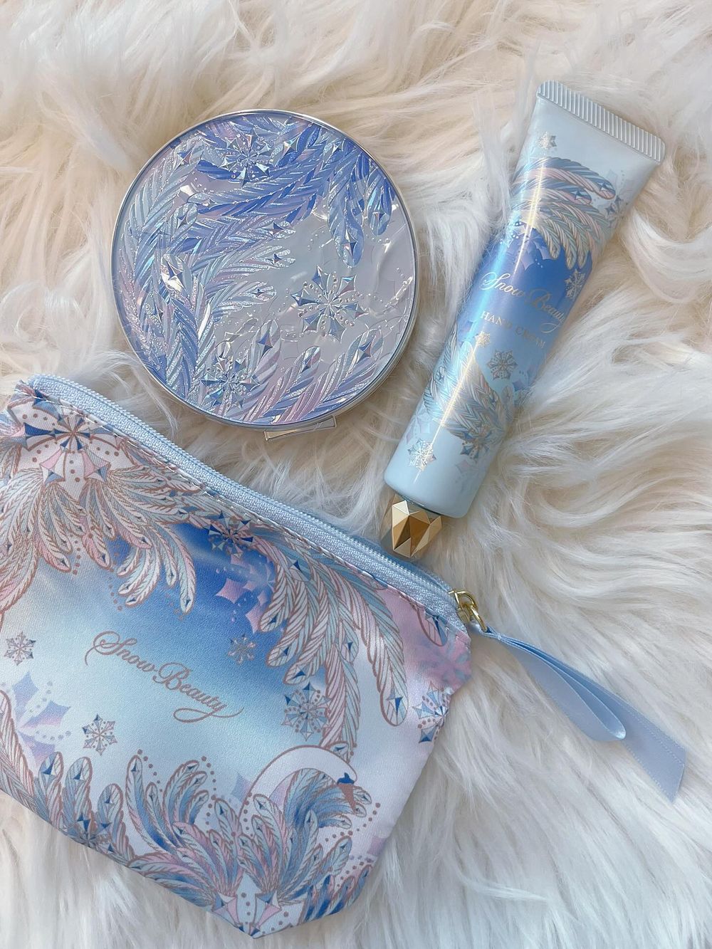 日本熱賣超過10年「晚安蜜粉」！資生堂「魔法蜜粉餅」2025限定版，定妝＋睡前養膚一拍搞定，斷貨級限定護手霜奢華回歸！-9