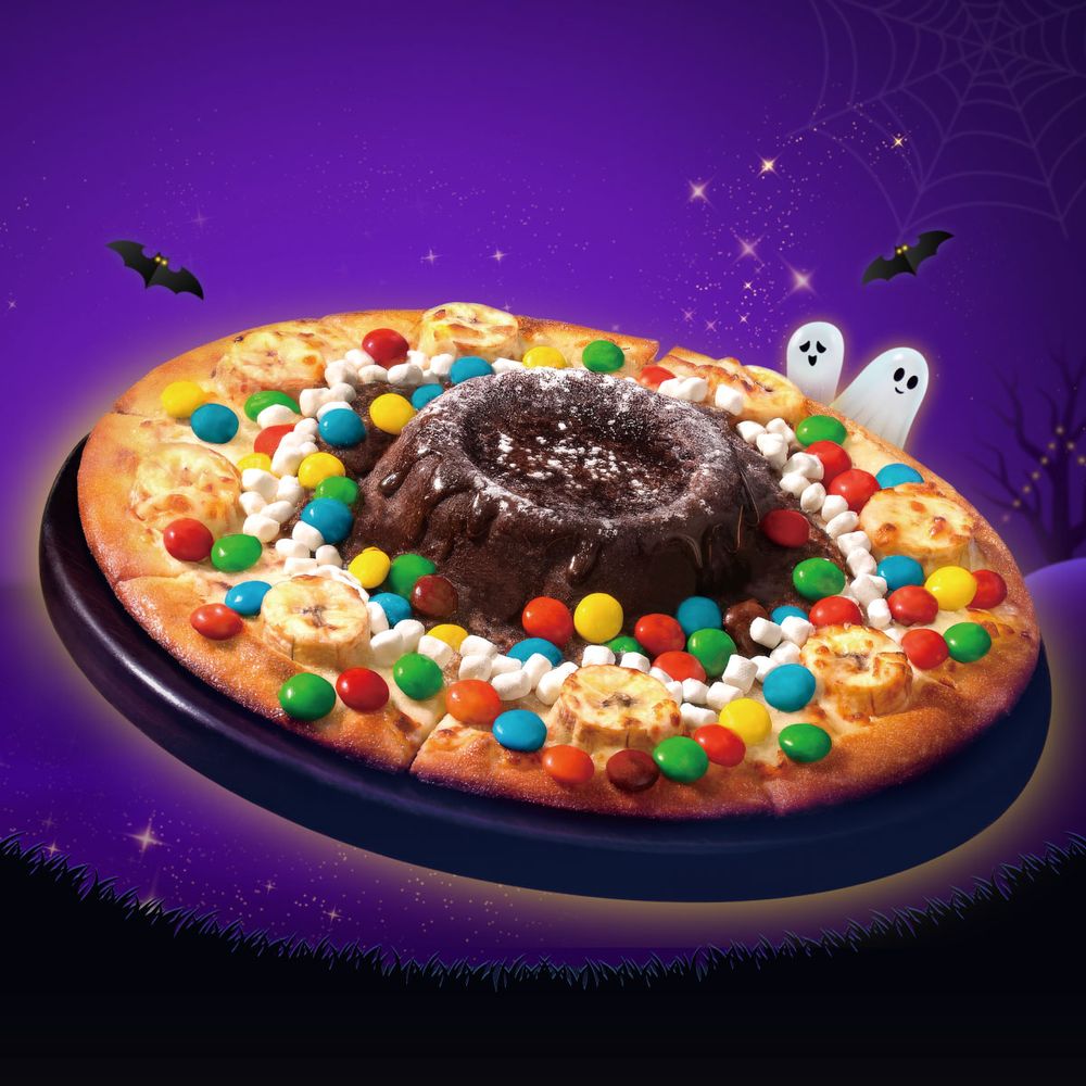 2025萬聖節限定速食新品推薦！頂呱呱「鬼娃恰吉」聯名漢堡、必勝客黑咖哩豬排比薩太欠吃！-4