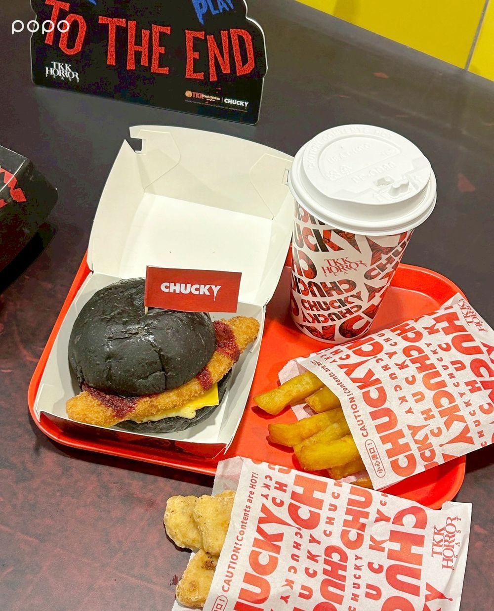 2025萬聖節限定速食新品推薦！頂呱呱「鬼娃恰吉」聯名漢堡、必勝客黑咖哩豬排比薩太欠吃！-15