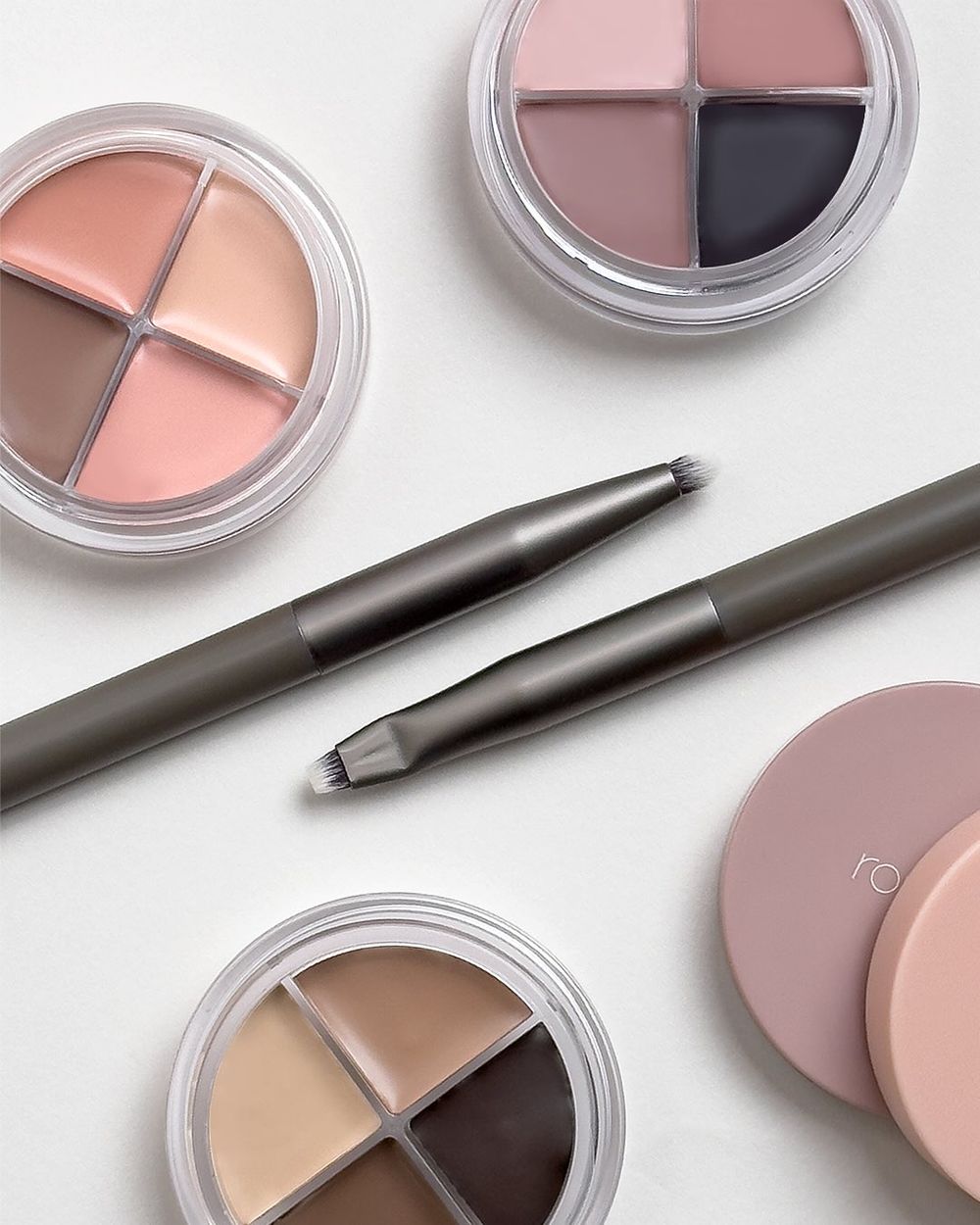 跨時代新型眼影重磅誕生！開賣即售光rom&nd「四色眼影膏」完美配色＋膏轉粉質地，眼影、臥蠶、眼線一盤搞定！-11
