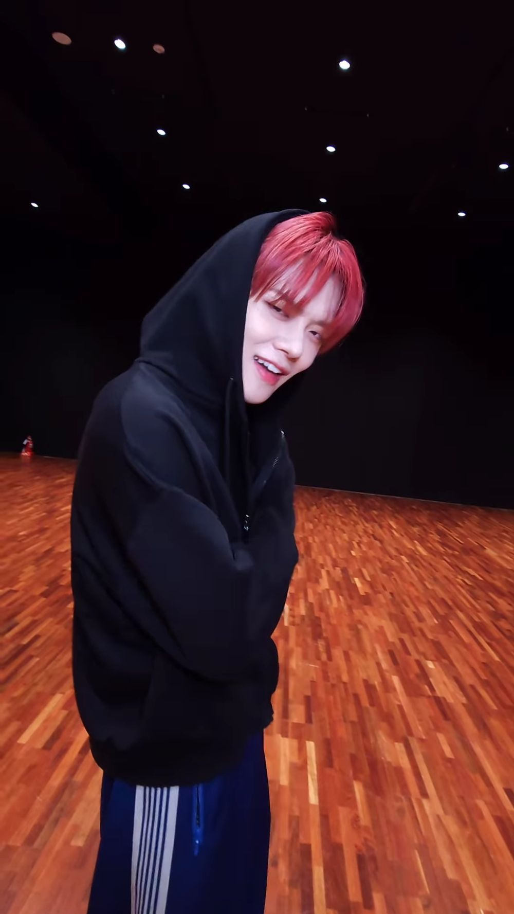 終於等到！UNIQLO聯名日潮牌Needles紅什麼？CORTIS、TXT愛豆們都為「蝴蝶」瘋狂！-2