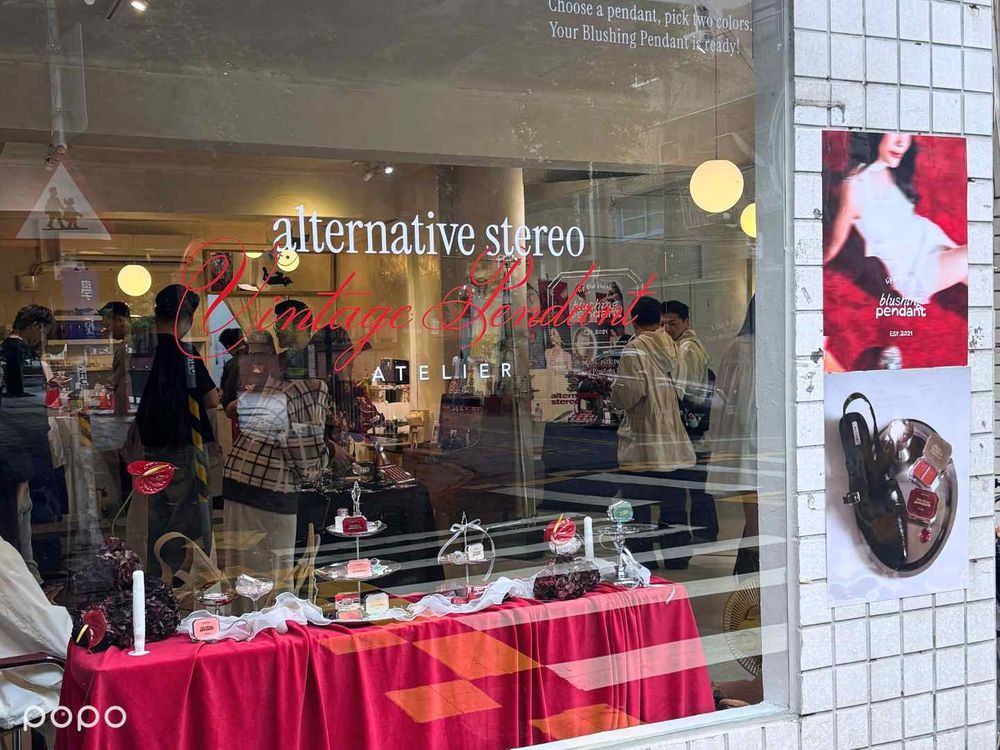 韓國爆款alter「寶石光雙色唇頰盤」快閃店降臨台北！結合咖啡廳線下活動，一邊試色一邊喝咖啡、只有三天快衝！-11