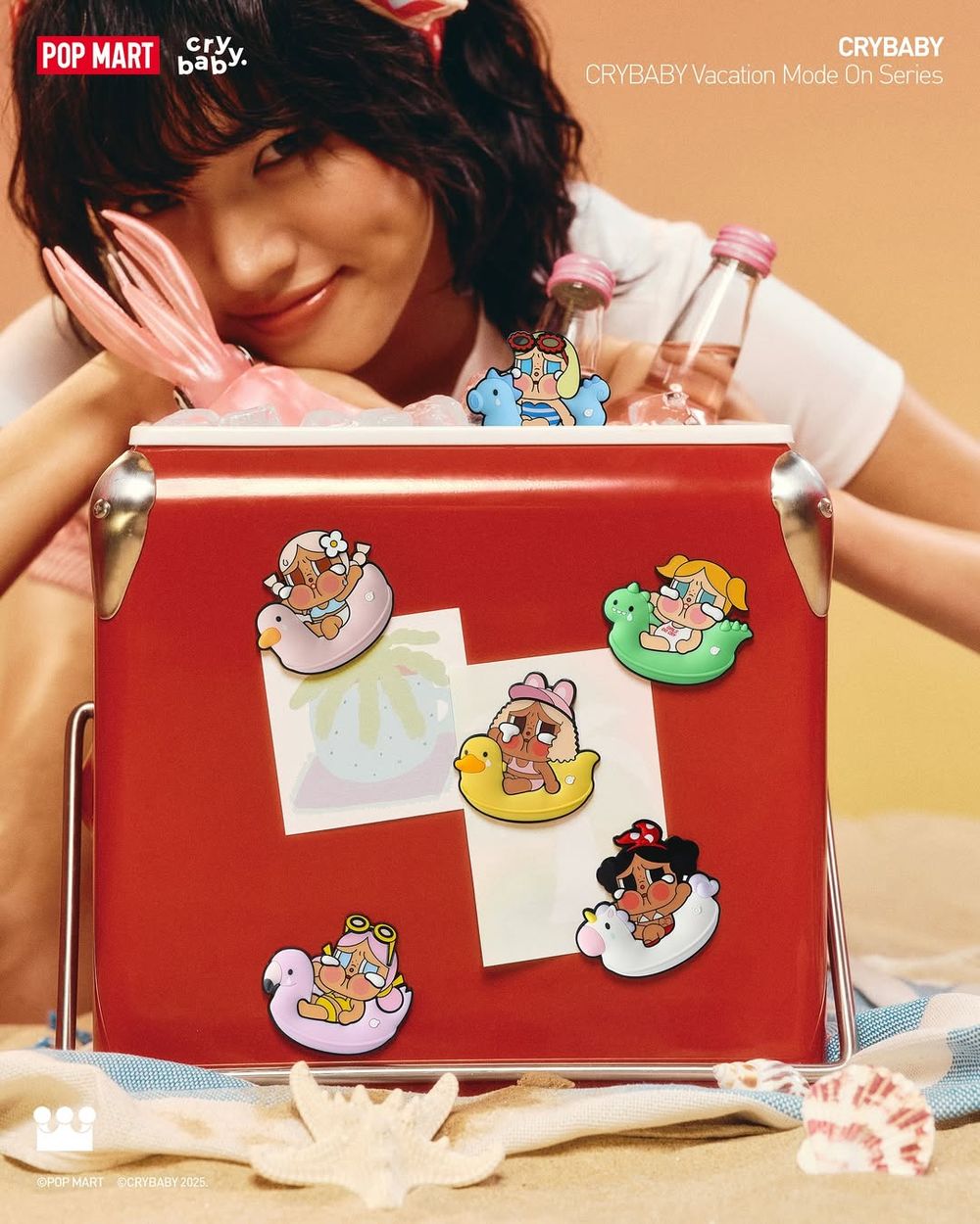 泡泡瑪特CRYBABY「渡假系列」新品太欠買！超Q「美人魚哭娃公仔、透明水杯、側背包」這天開賣！-4