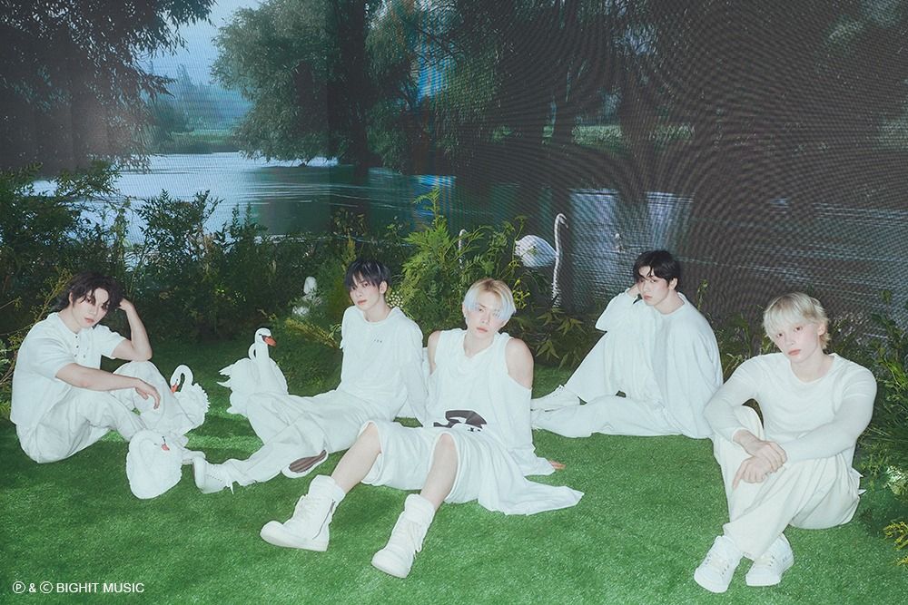 MOA準備手刀搭機！TXT×星悅航空聯名航班這天起飛！彩繪班機、機上限定周邊亮點一次看！-4